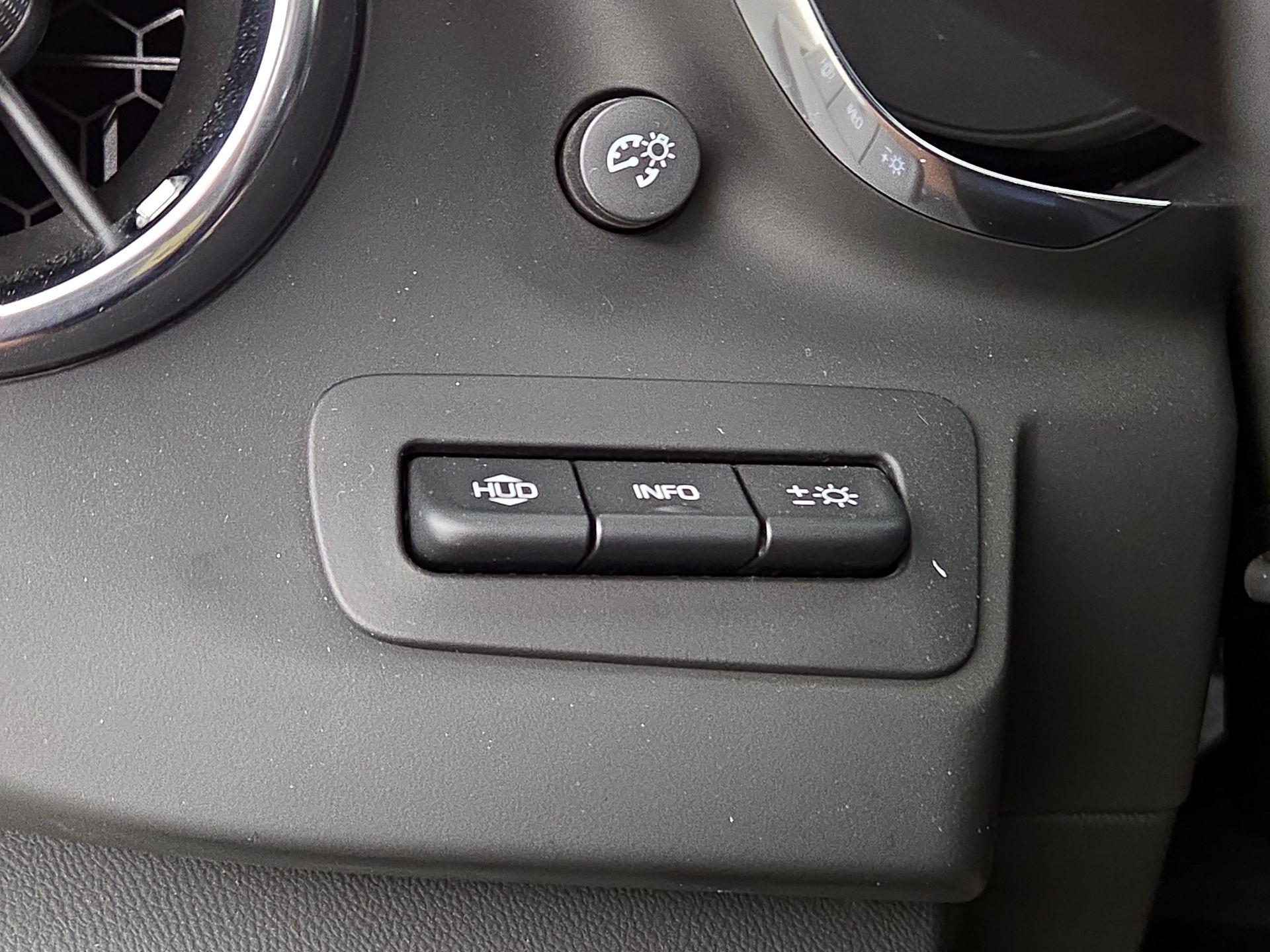 Thumbnail: 2019 Chevrolet Camaro - 13