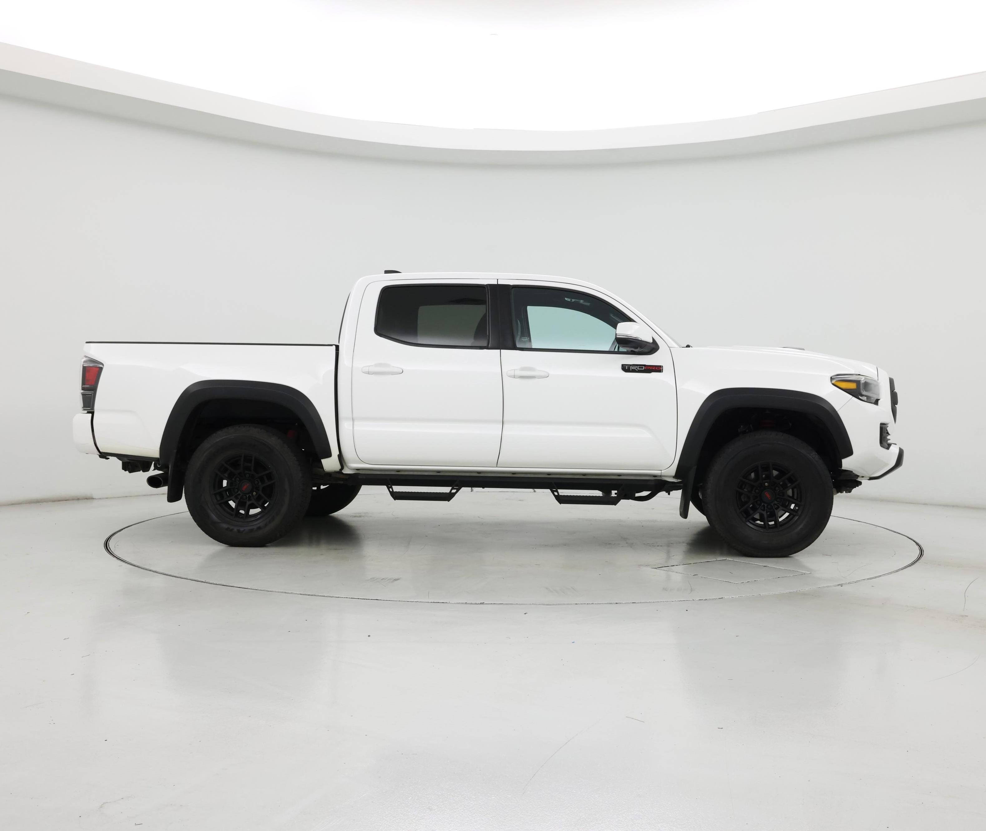 Thumbnail: 2020 Toyota Tacoma - 7