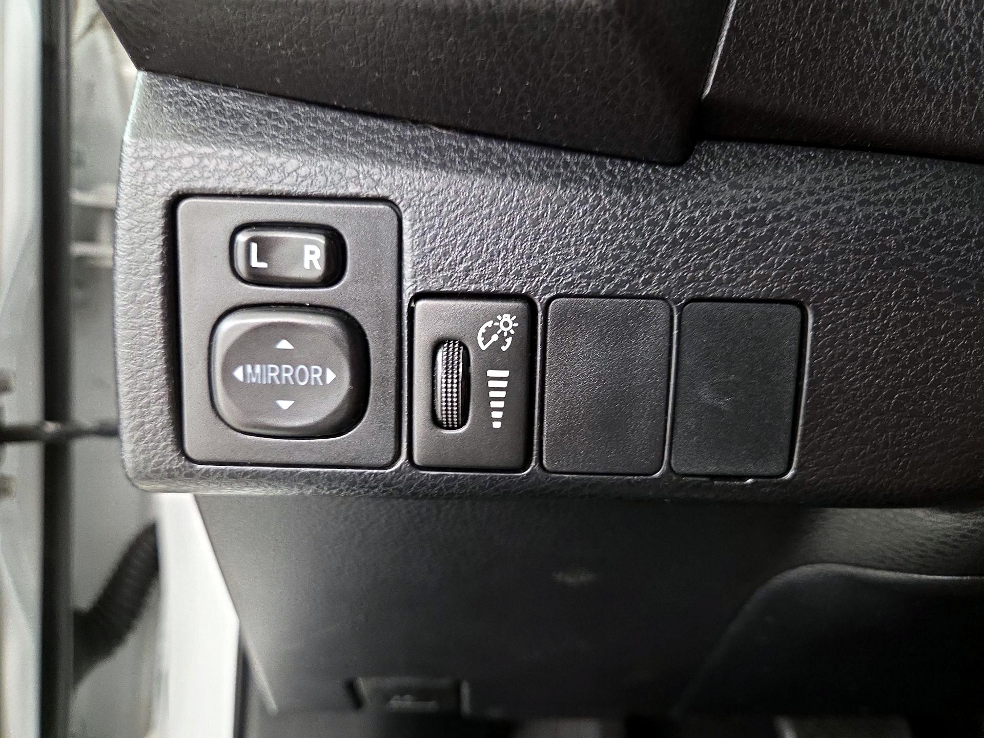 Thumbnail: 2016 Toyota Corolla - 13