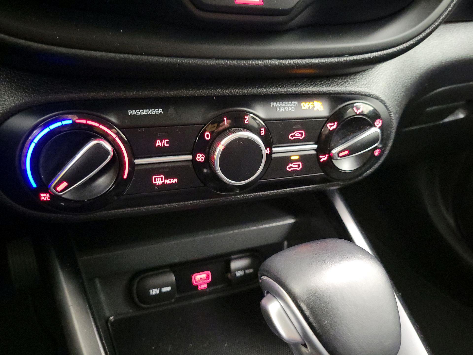 Thumbnail: 2020 Kia Soul - 16