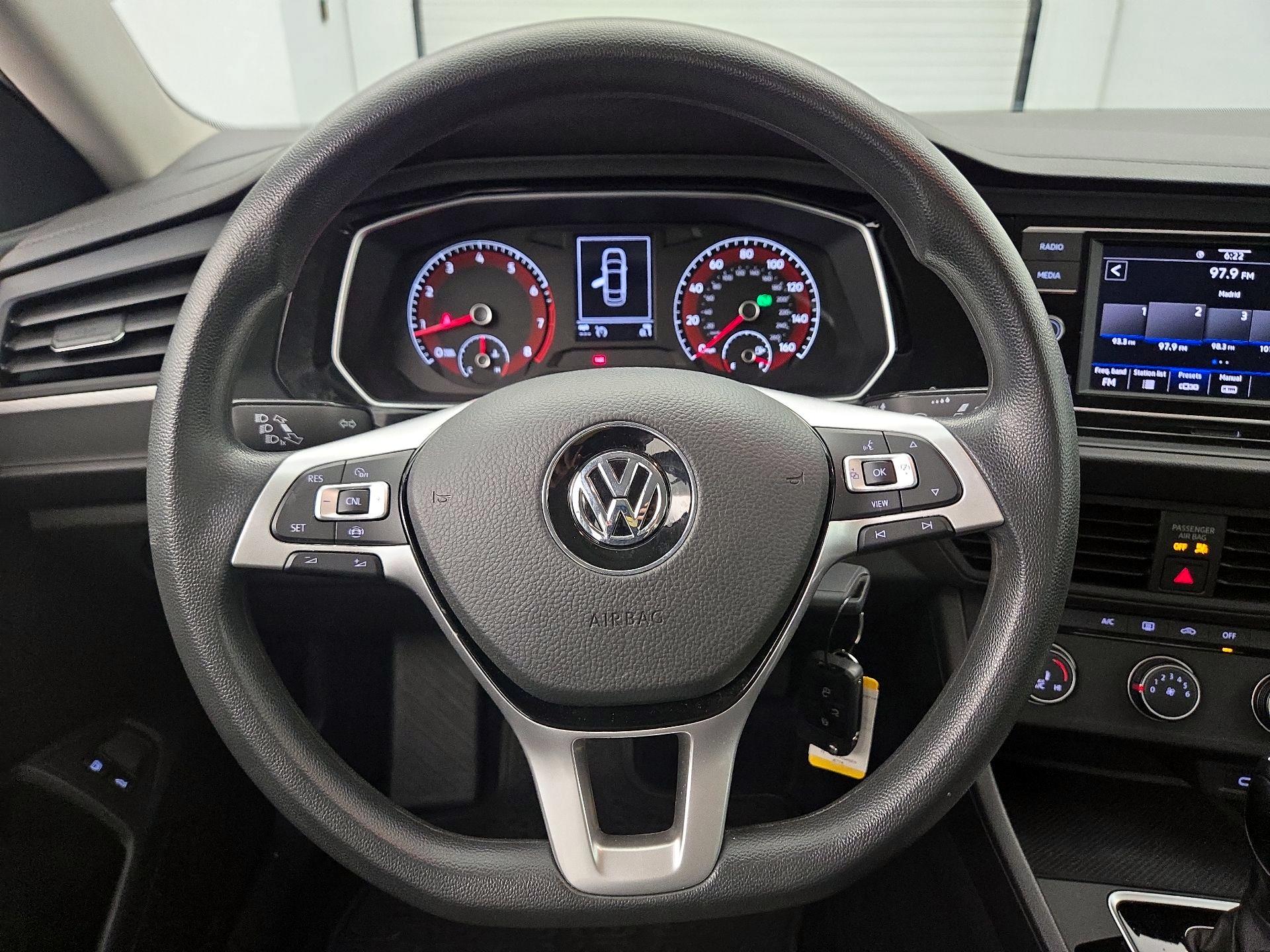 Thumbnail: 2021 Volkswagen Jetta - 10