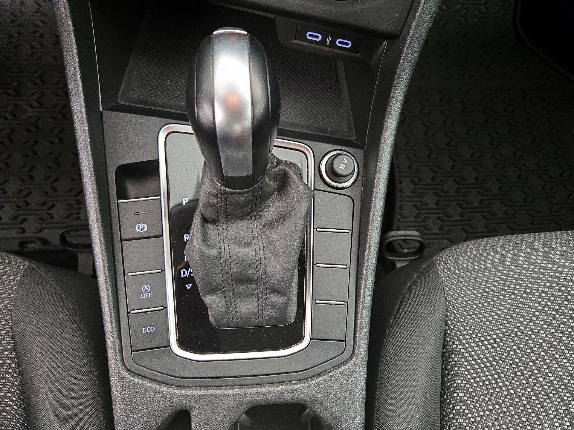 Thumbnail: 2021 Volkswagen Jetta - 17