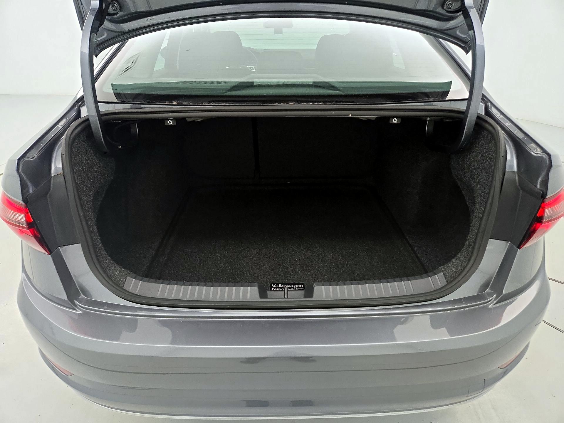 Thumbnail: 2021 Volkswagen Jetta - 20