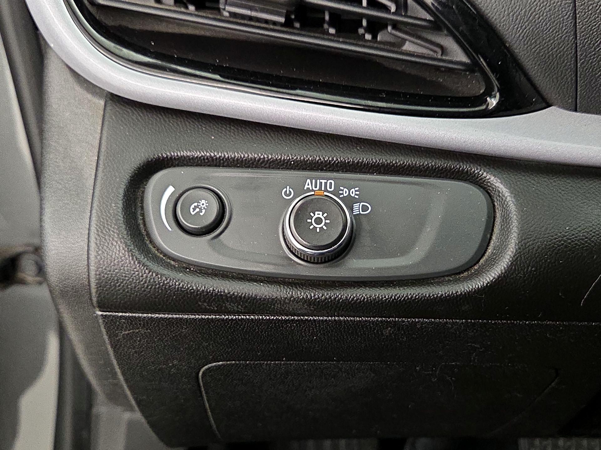 Thumbnail: 2017 Chevrolet Volt - 13