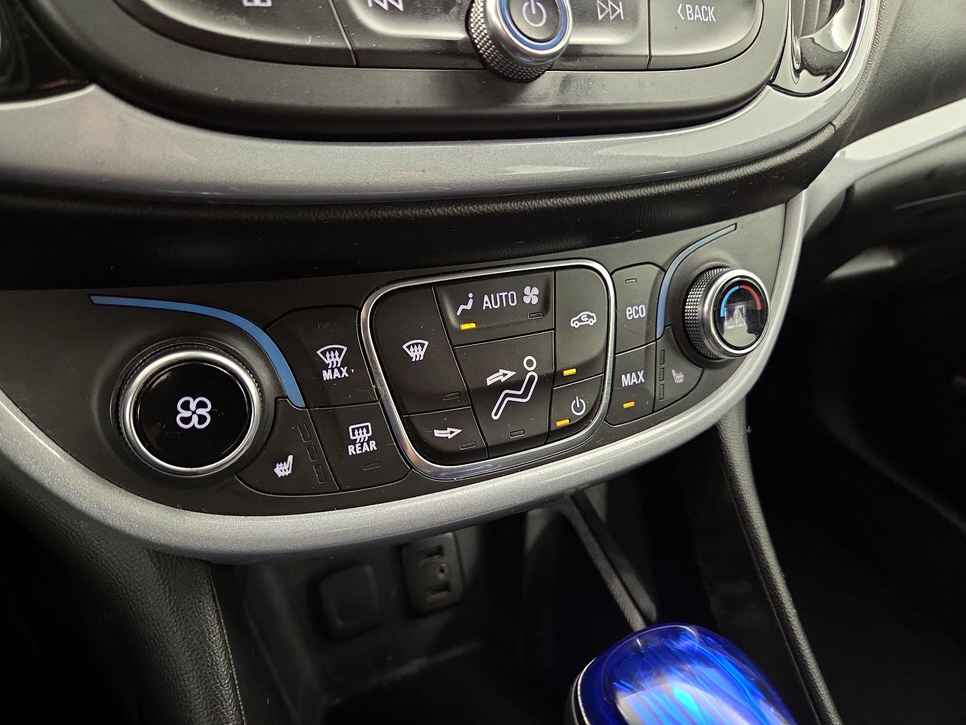 Thumbnail: 2017 Chevrolet Volt - 16