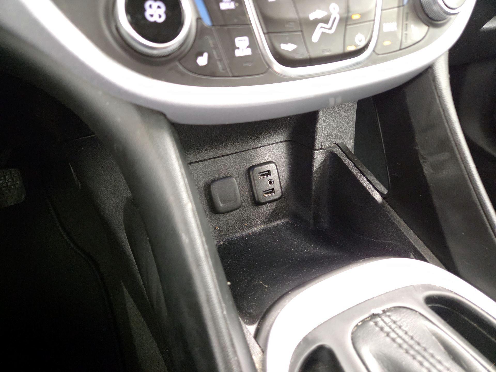 Thumbnail: 2017 Chevrolet Volt - 18