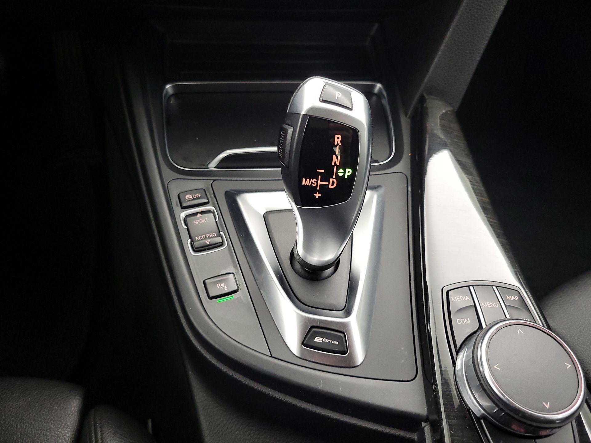 Thumbnail: 2018 BMW 3 Series - 18