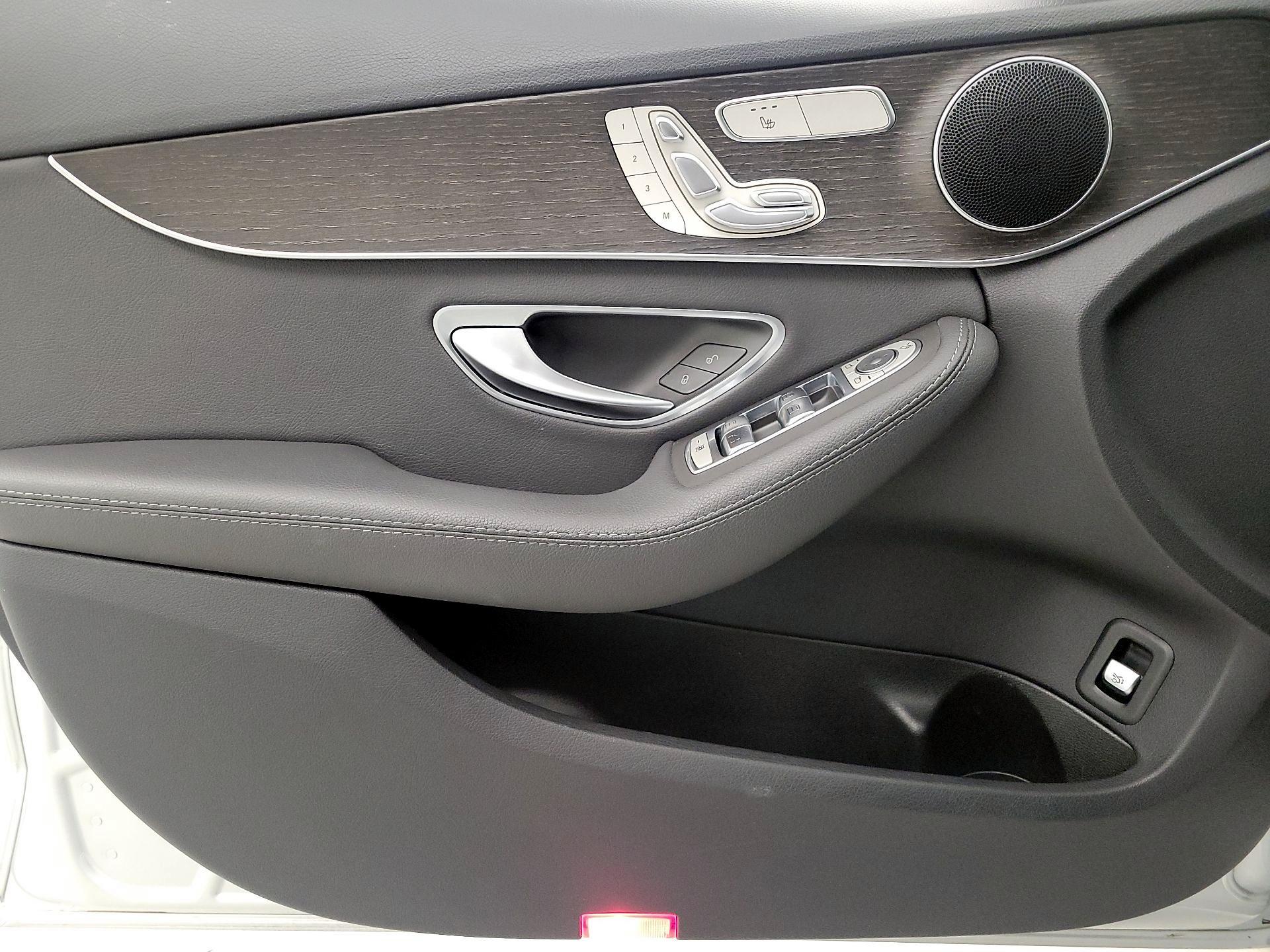 Thumbnail: 2020 Mercedes-Benz C-Class - 12