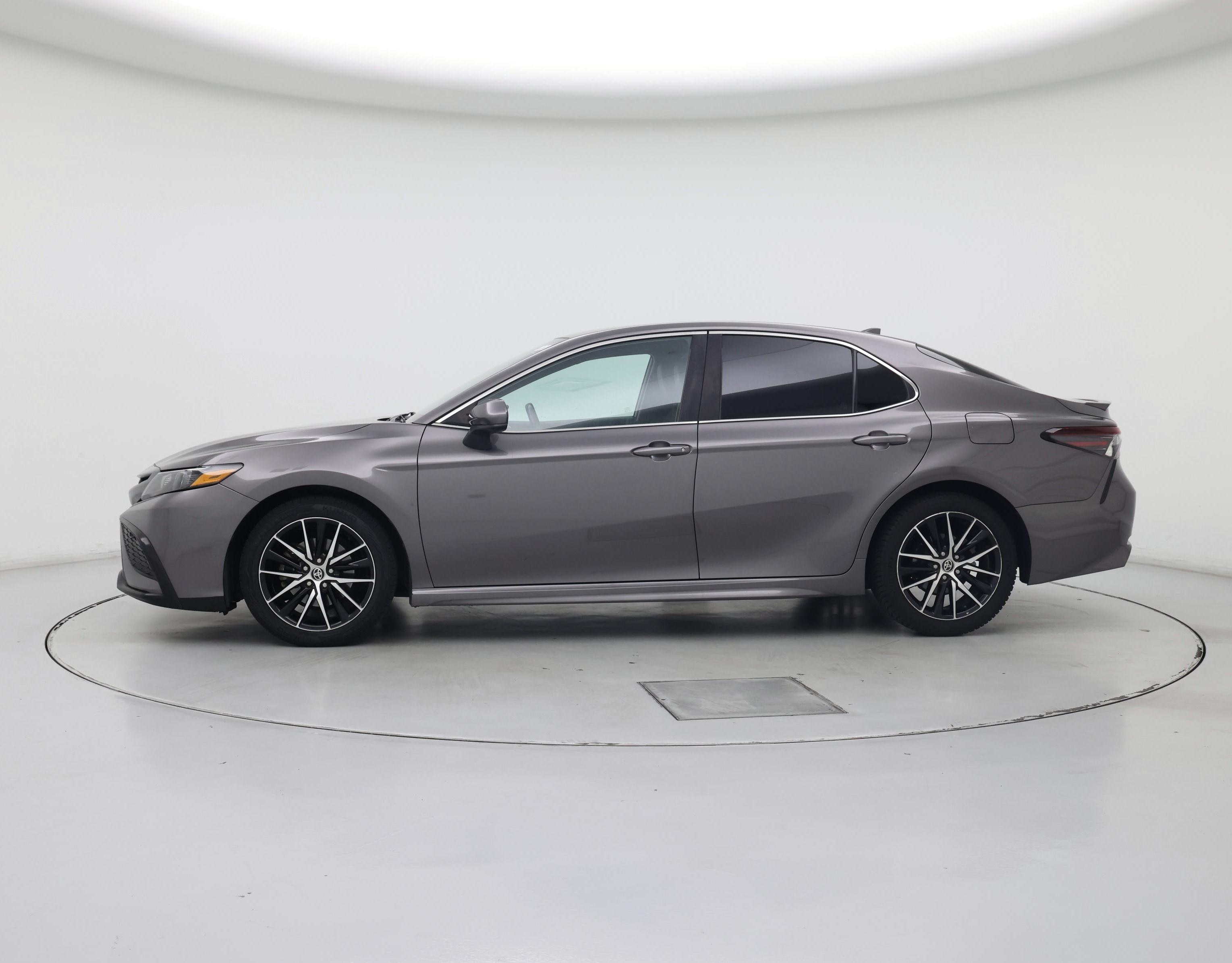 Thumbnail: 2021 Toyota Camry - 3