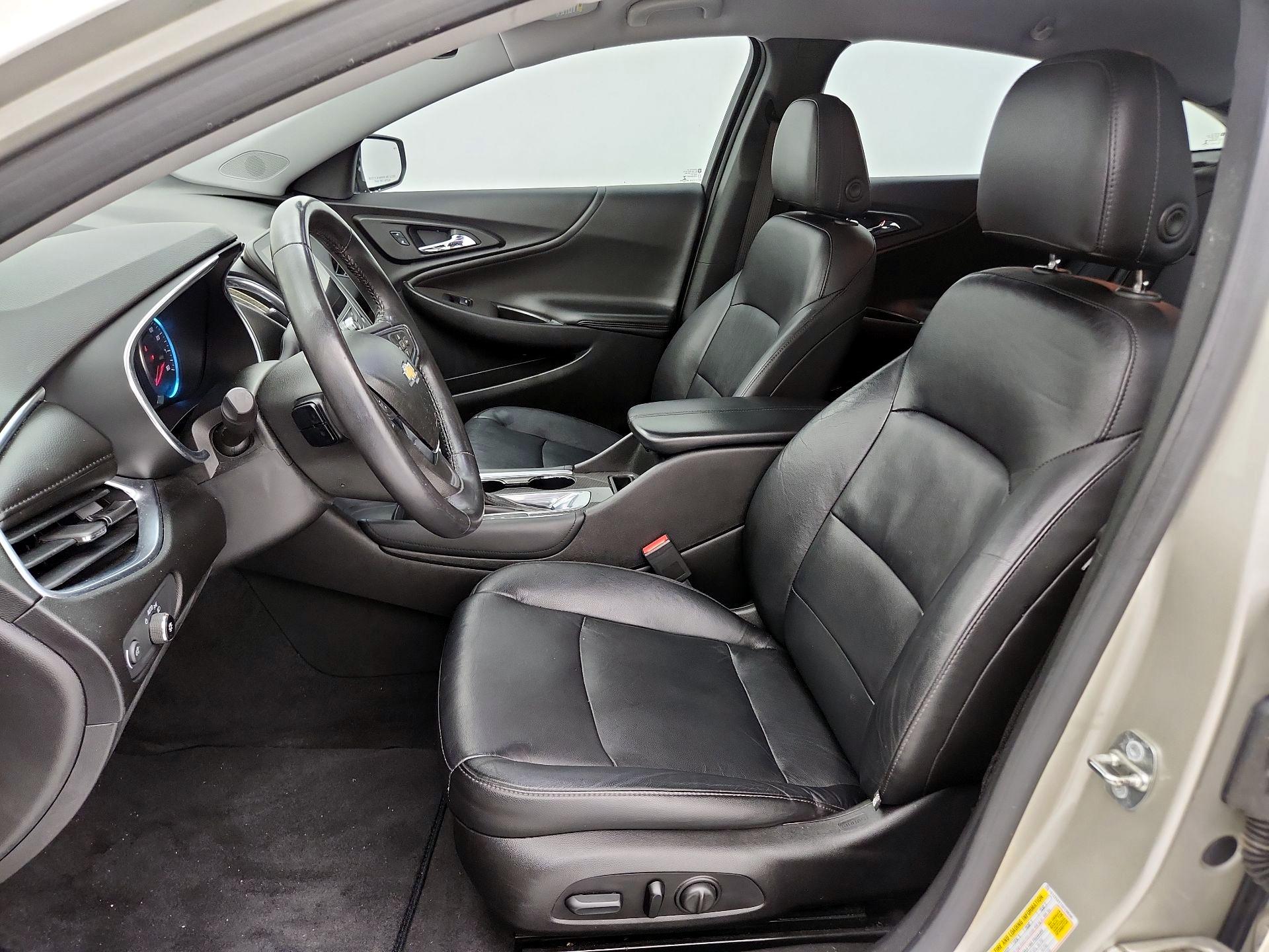 Thumbnail: 2016 Chevrolet Malibu - 11