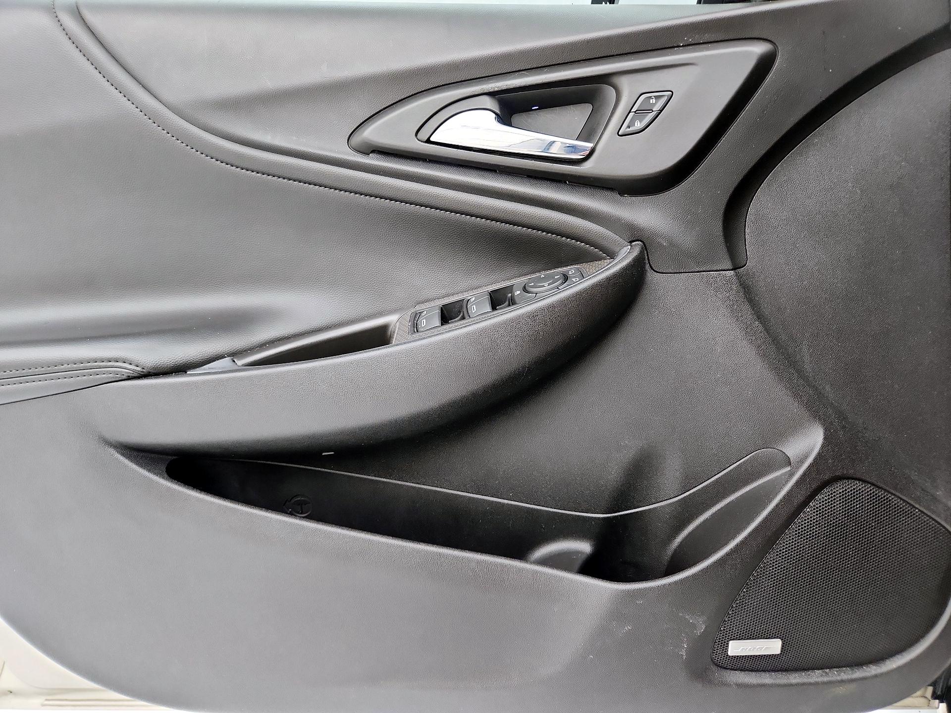 Thumbnail: 2016 Chevrolet Malibu - 12