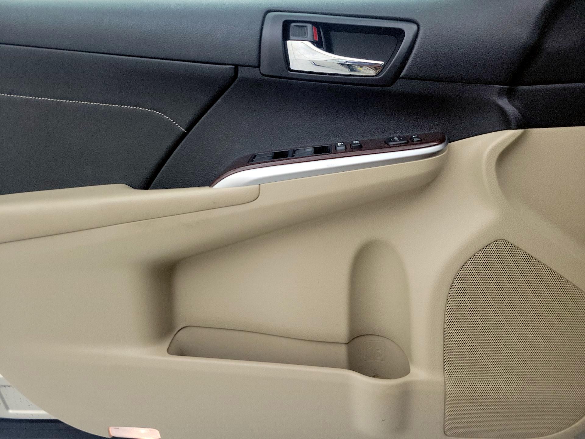 Thumbnail: 2014 Toyota Camry - 12