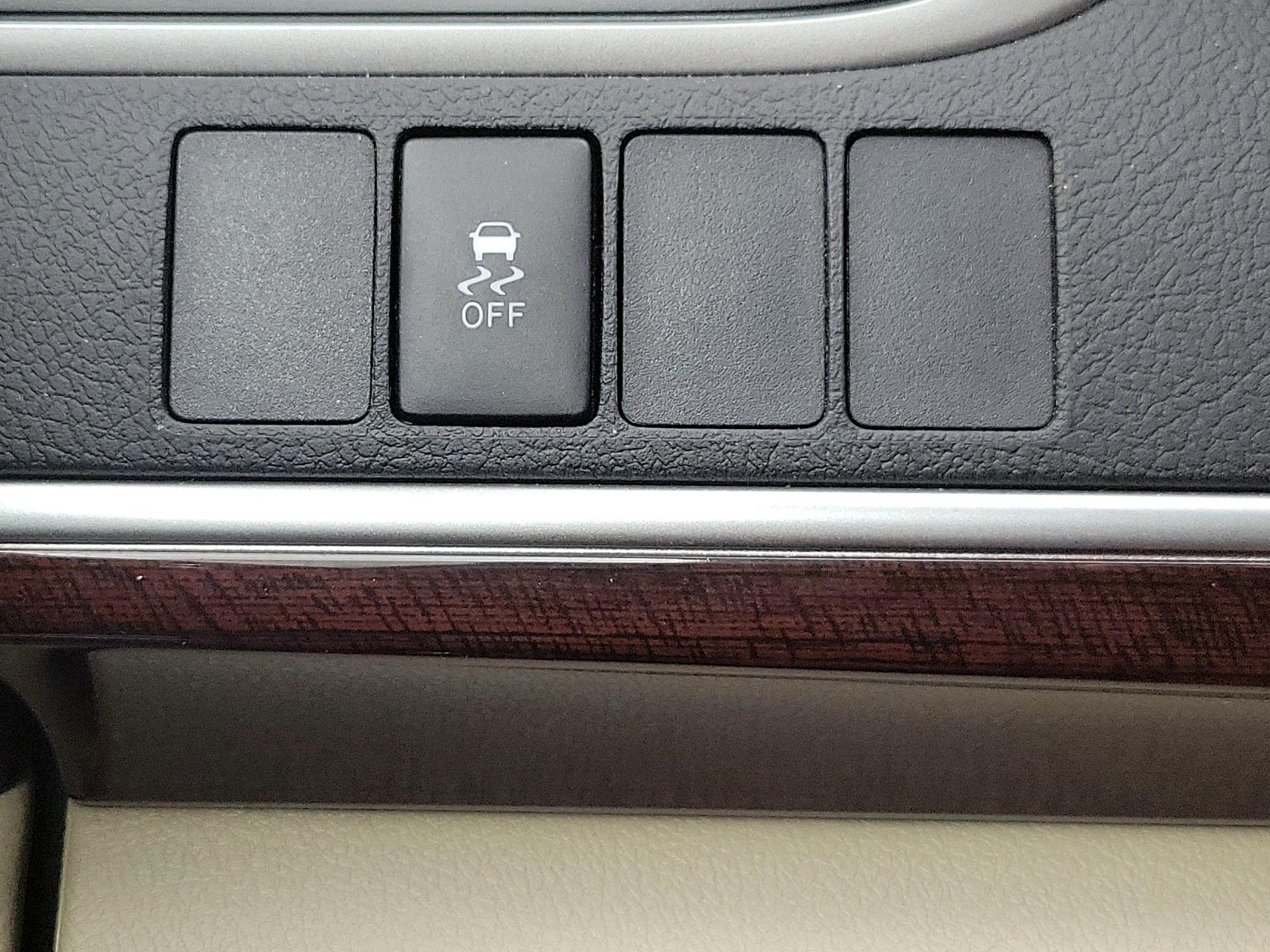 Thumbnail: 2014 Toyota Camry - 13