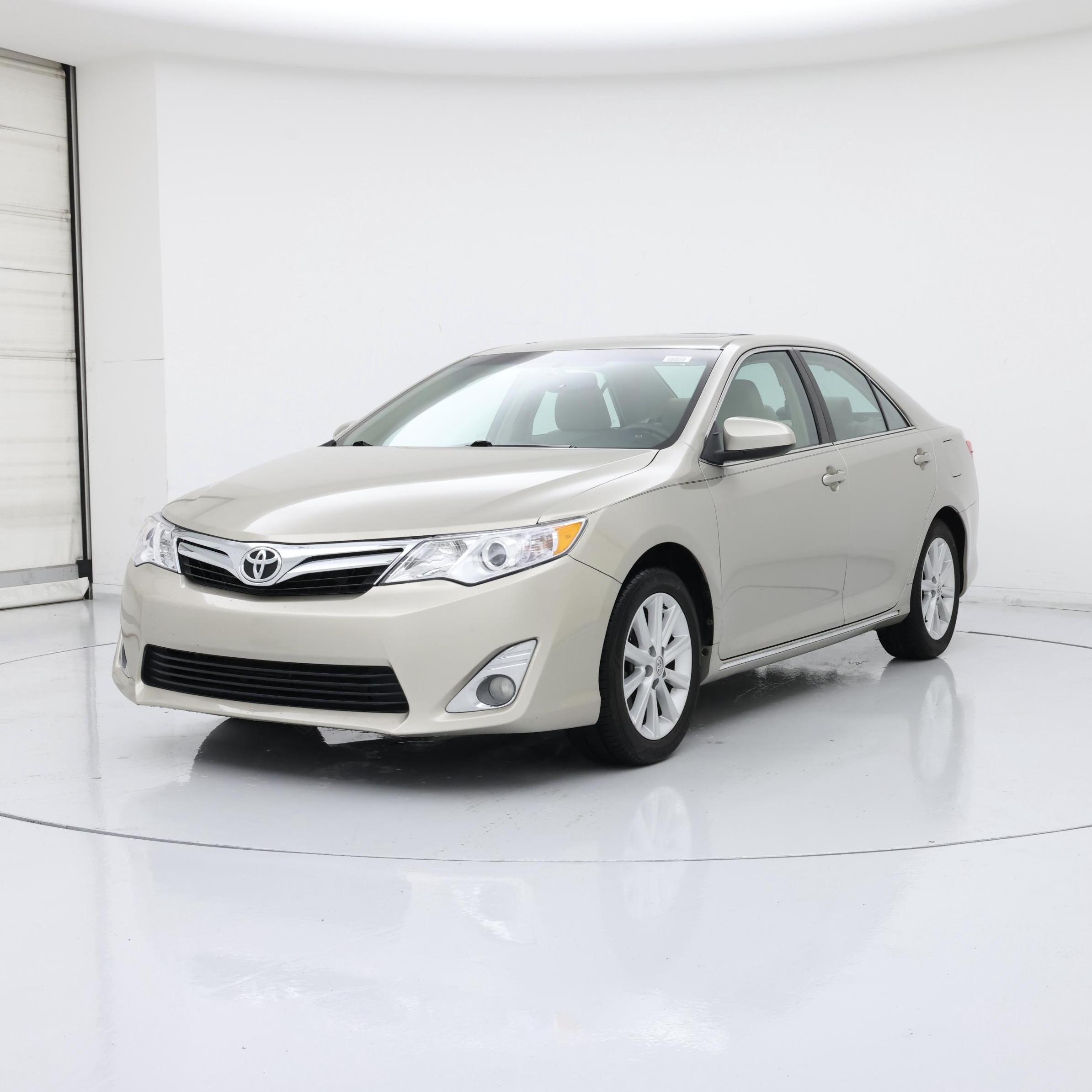 Thumbnail: 2014 Toyota Camry - 4