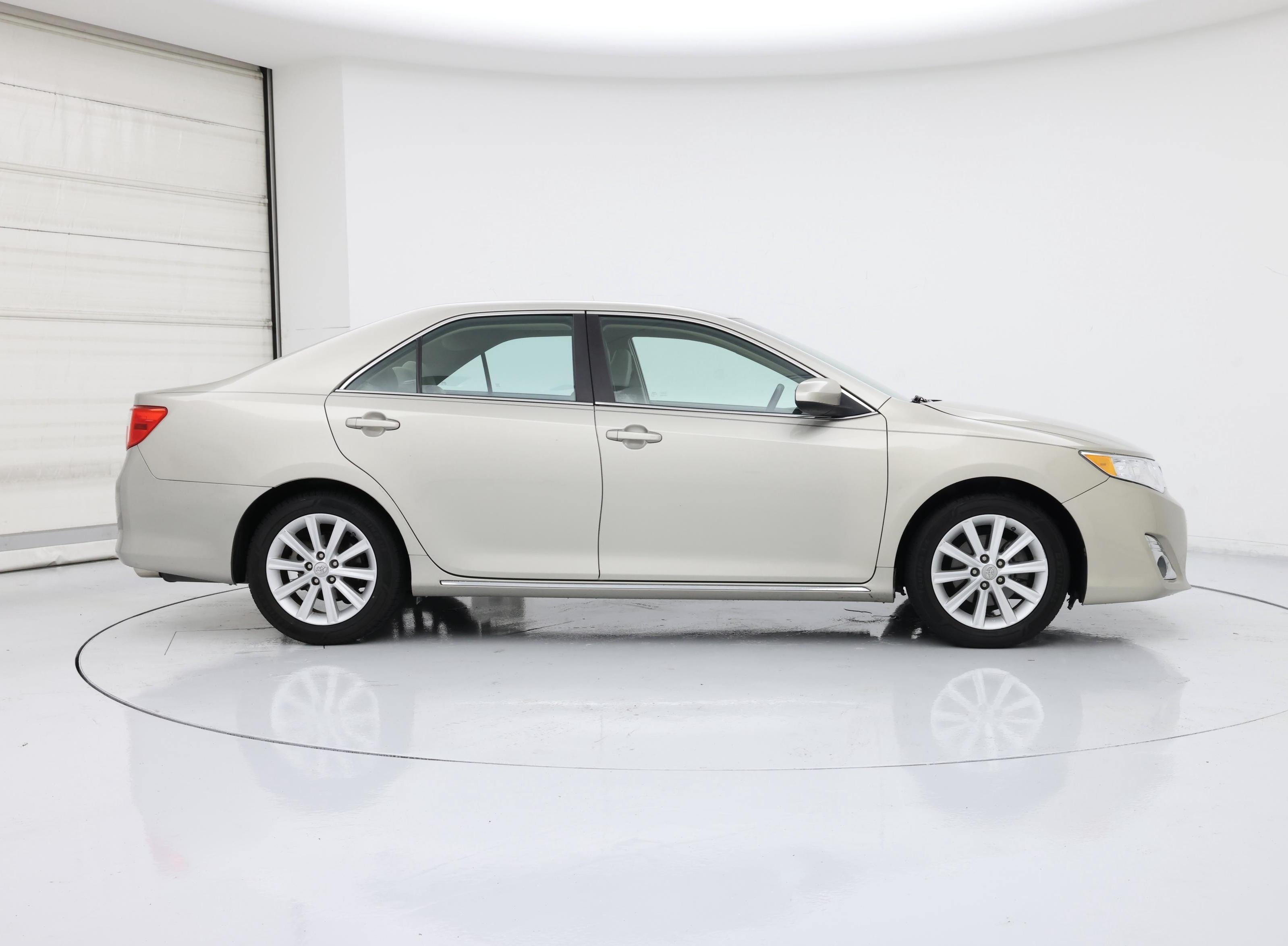 Thumbnail: 2014 Toyota Camry - 7