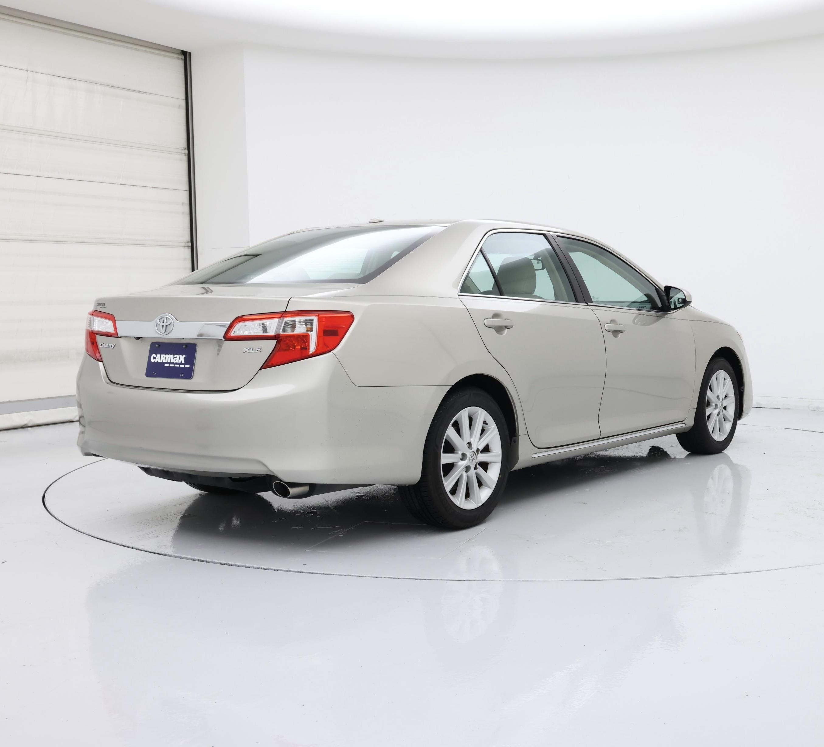 Thumbnail: 2014 Toyota Camry - 8