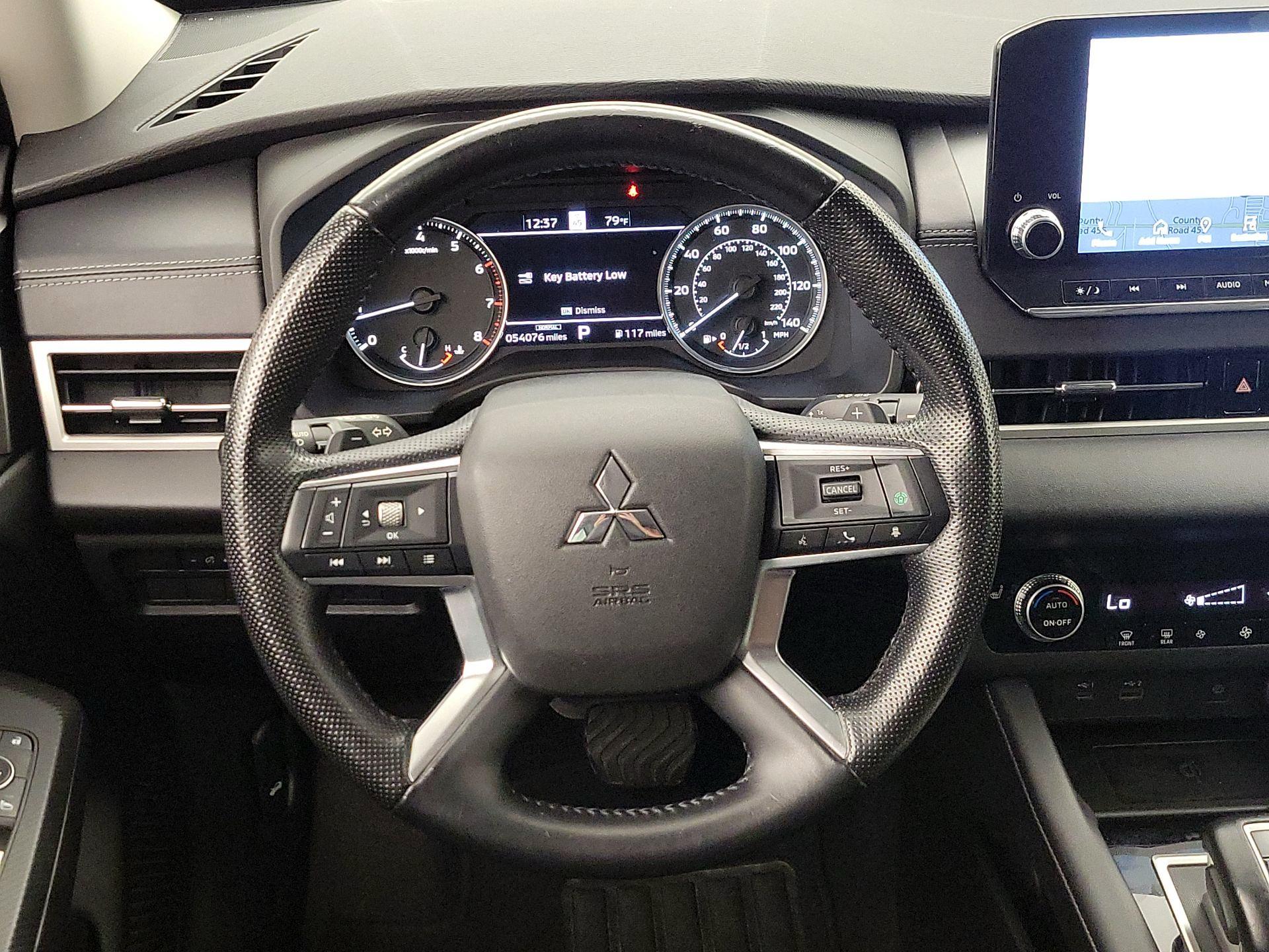 Thumbnail: 2022 Mitsubishi Outlander - 10