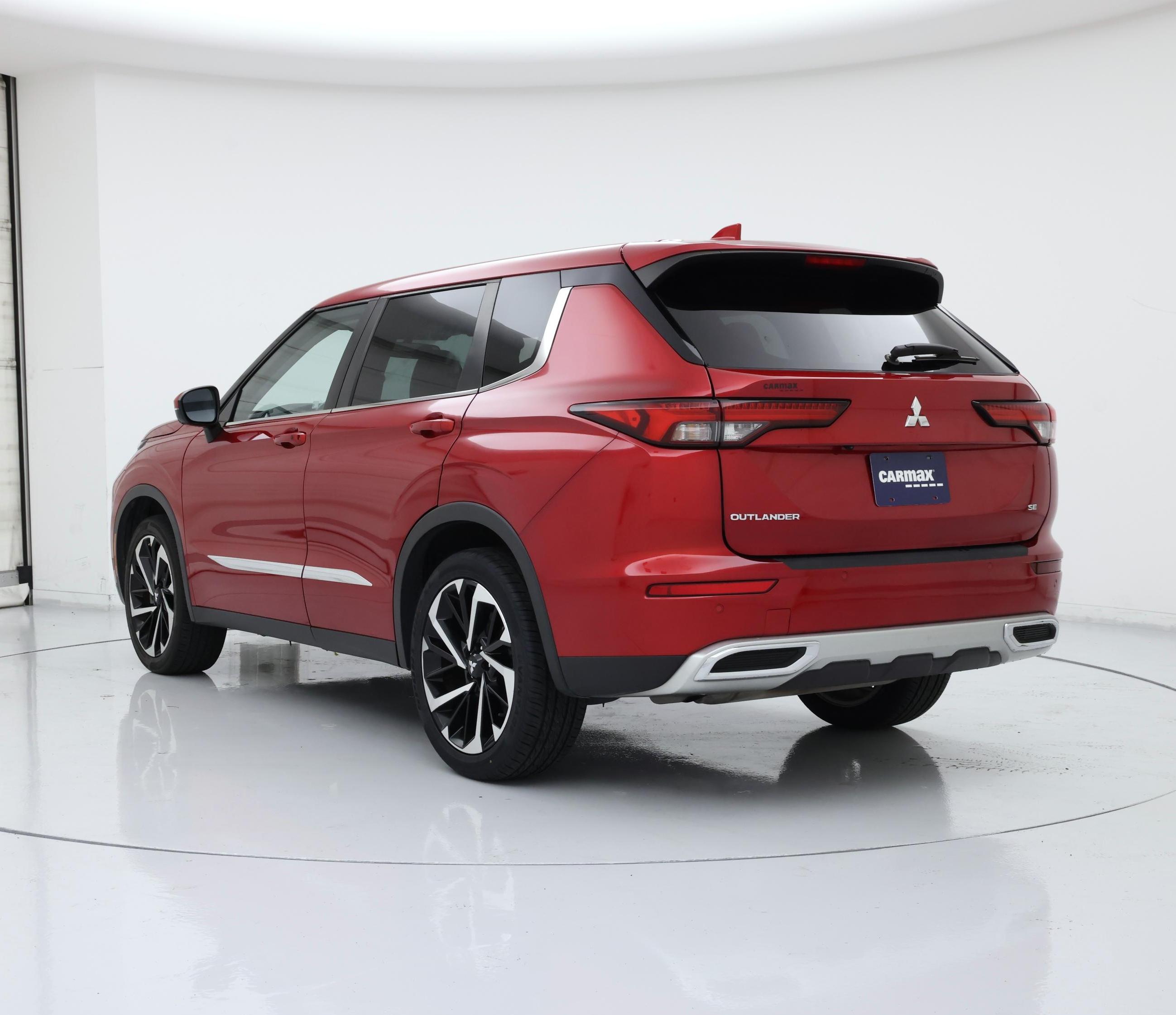 Thumbnail: 2022 Mitsubishi Outlander - 2