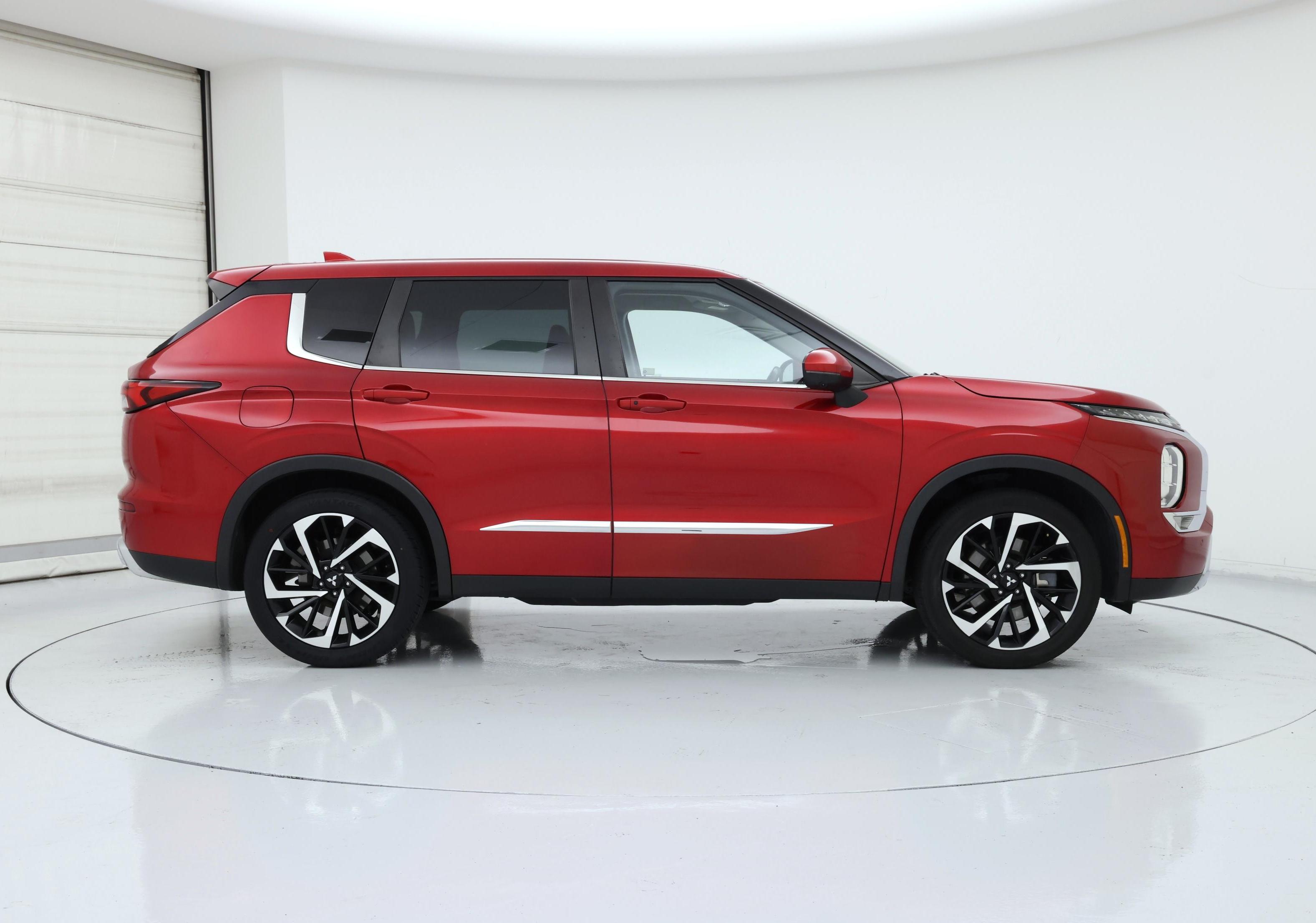 Thumbnail: 2022 Mitsubishi Outlander - 7