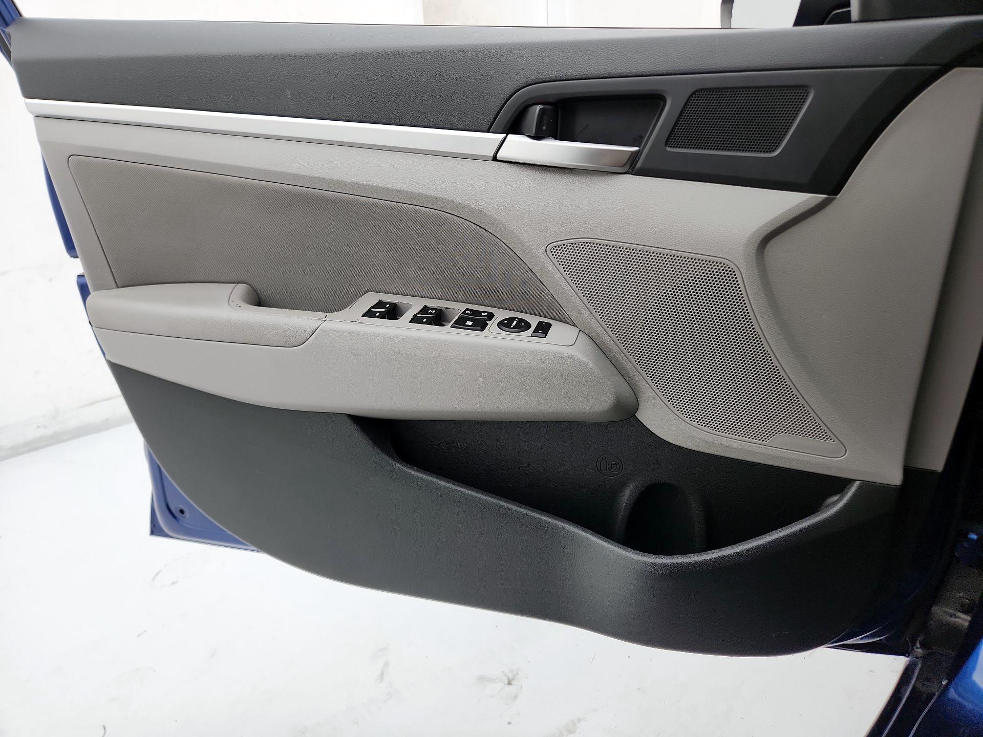 Thumbnail: 2019 Hyundai Elantra - 12