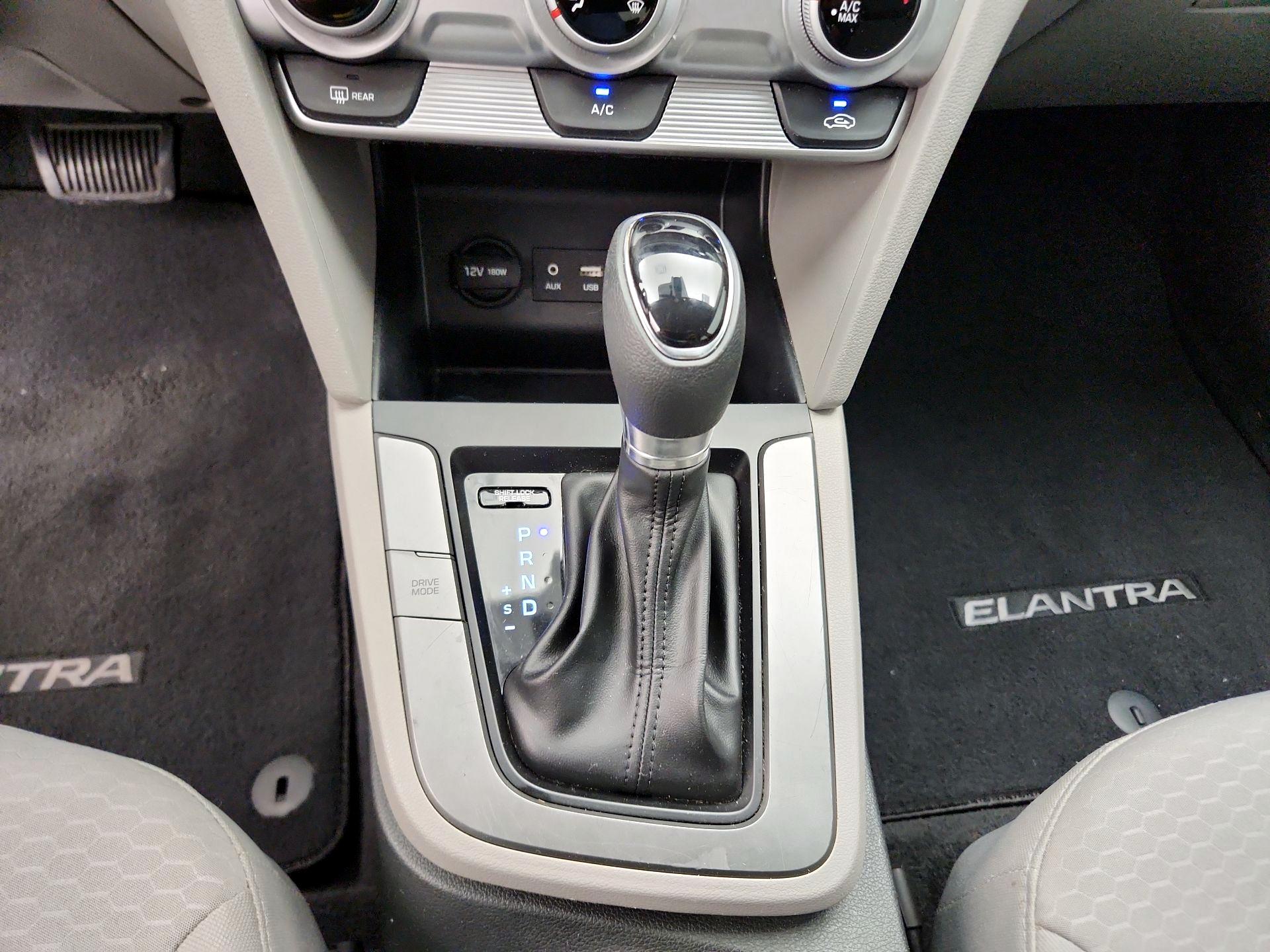 Thumbnail: 2019 Hyundai Elantra - 17