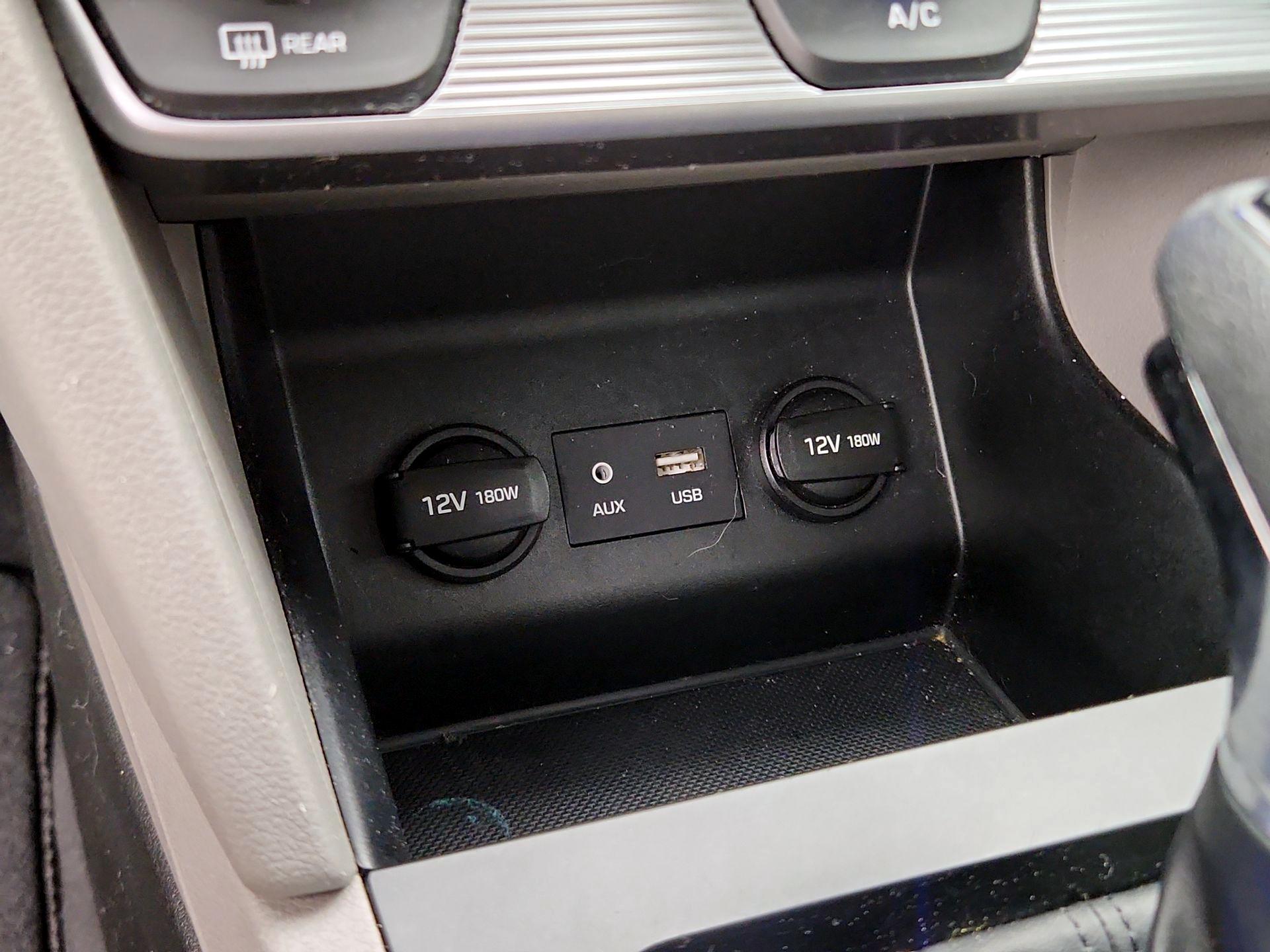 Thumbnail: 2019 Hyundai Elantra - 18