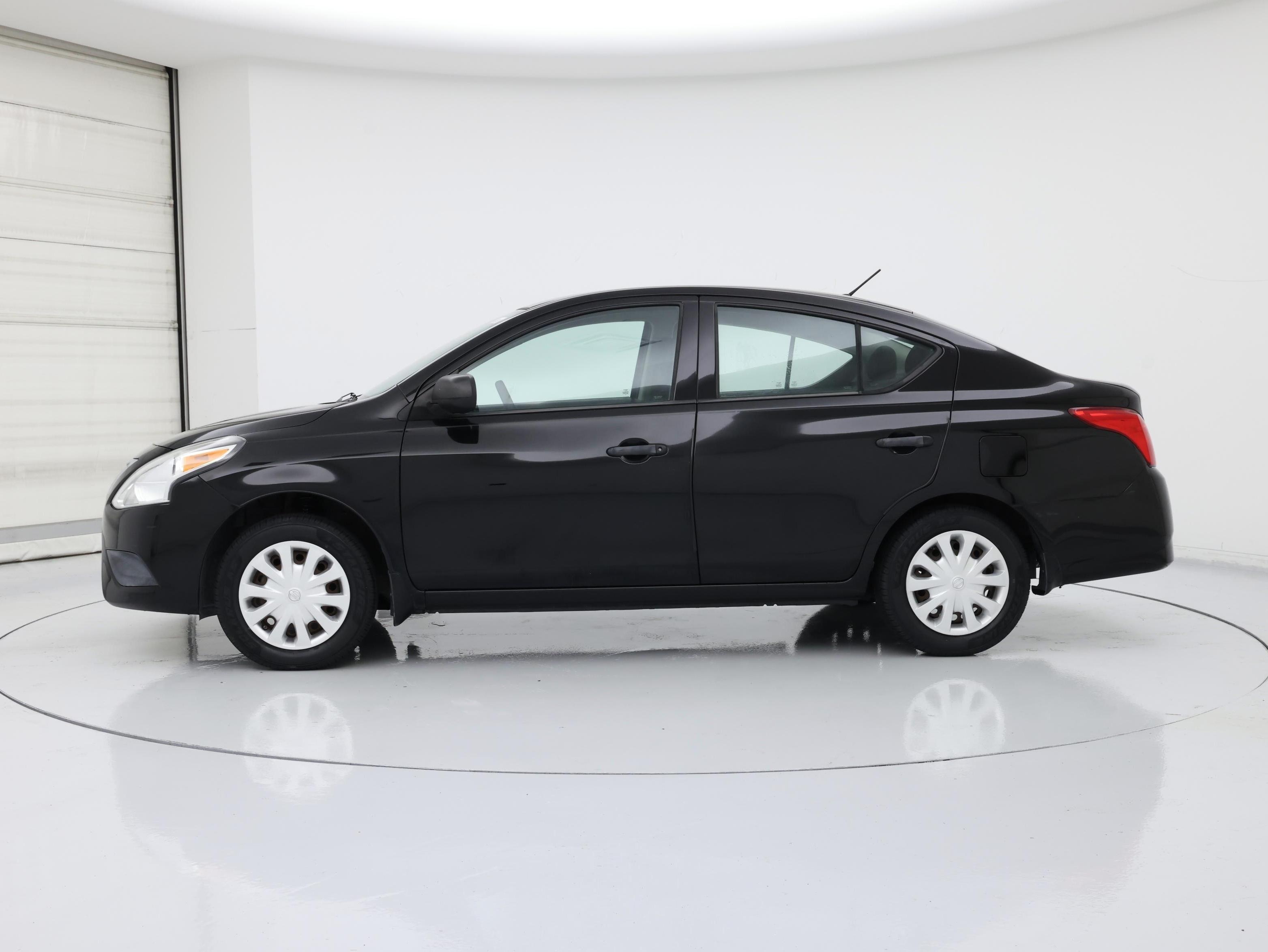Thumbnail: 2015 Nissan Versa - 3