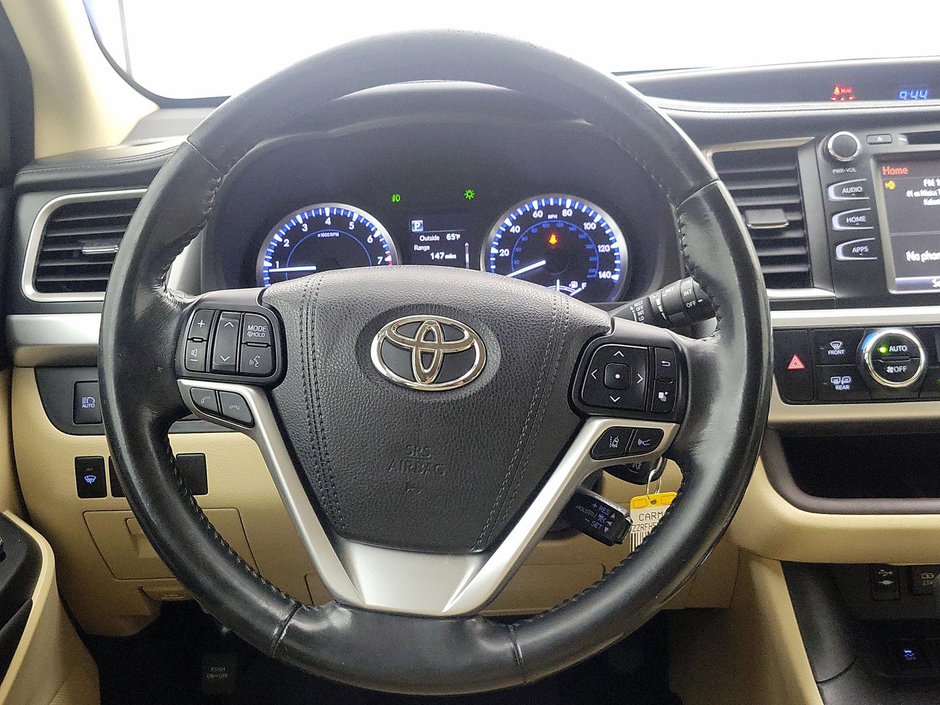 Thumbnail: 2017 Toyota Highlander - 10