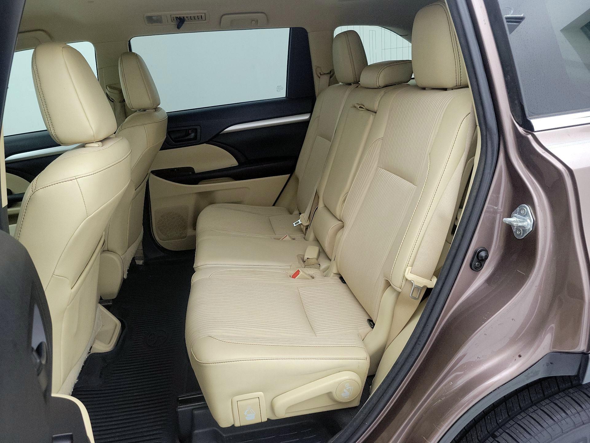 Thumbnail: 2017 Toyota Highlander - 19