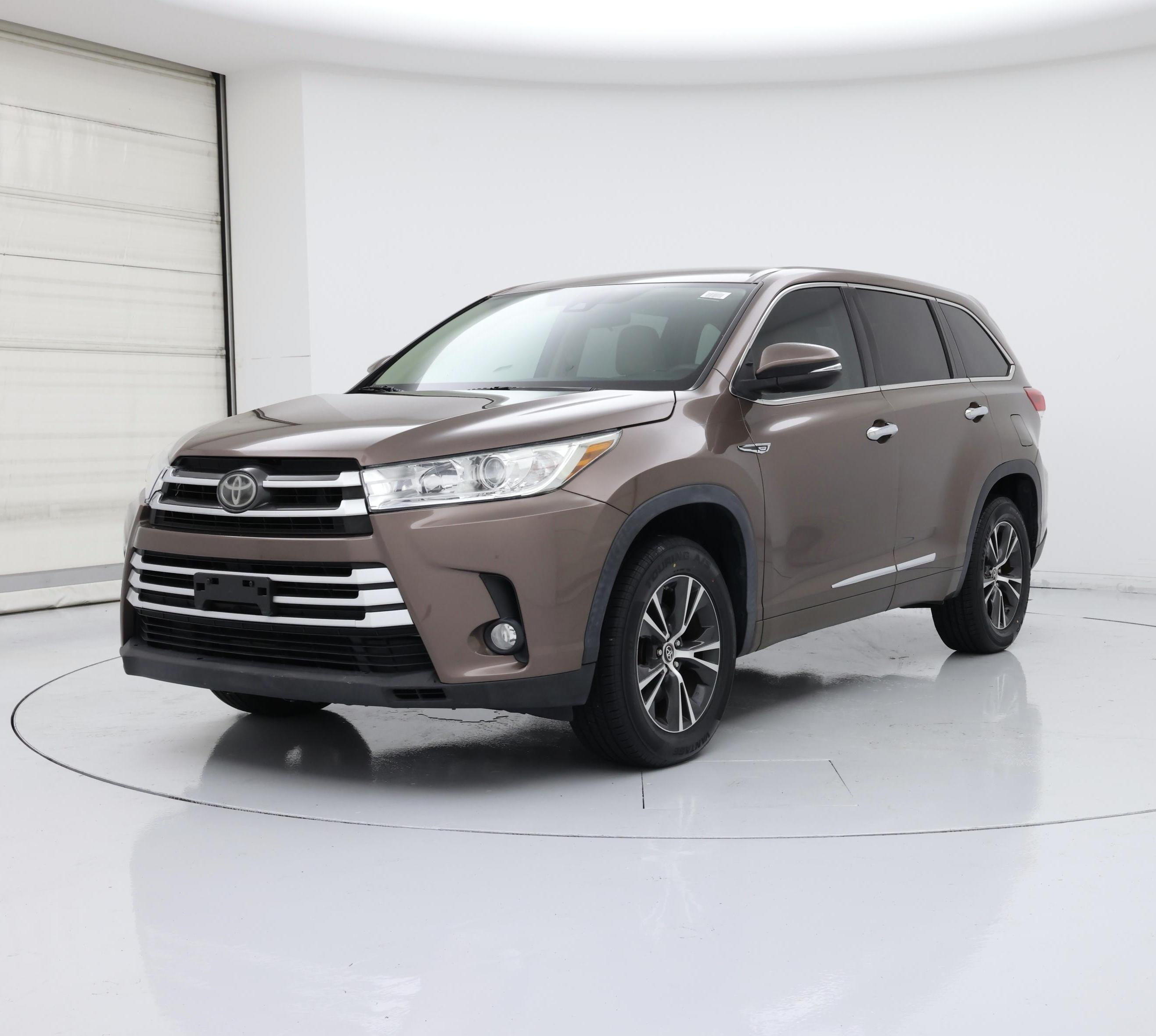 Thumbnail: 2017 Toyota Highlander - 4