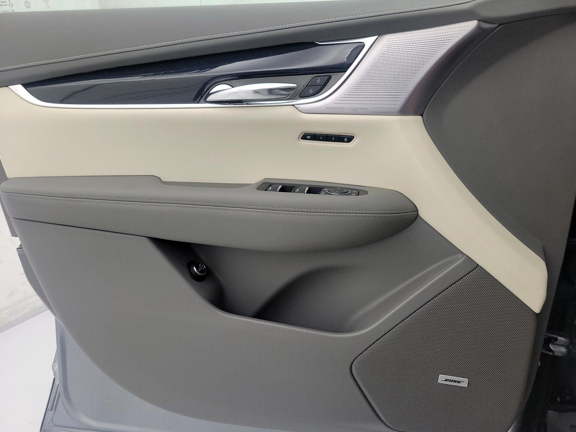 Thumbnail: 2025 Cadillac XT6 - 12