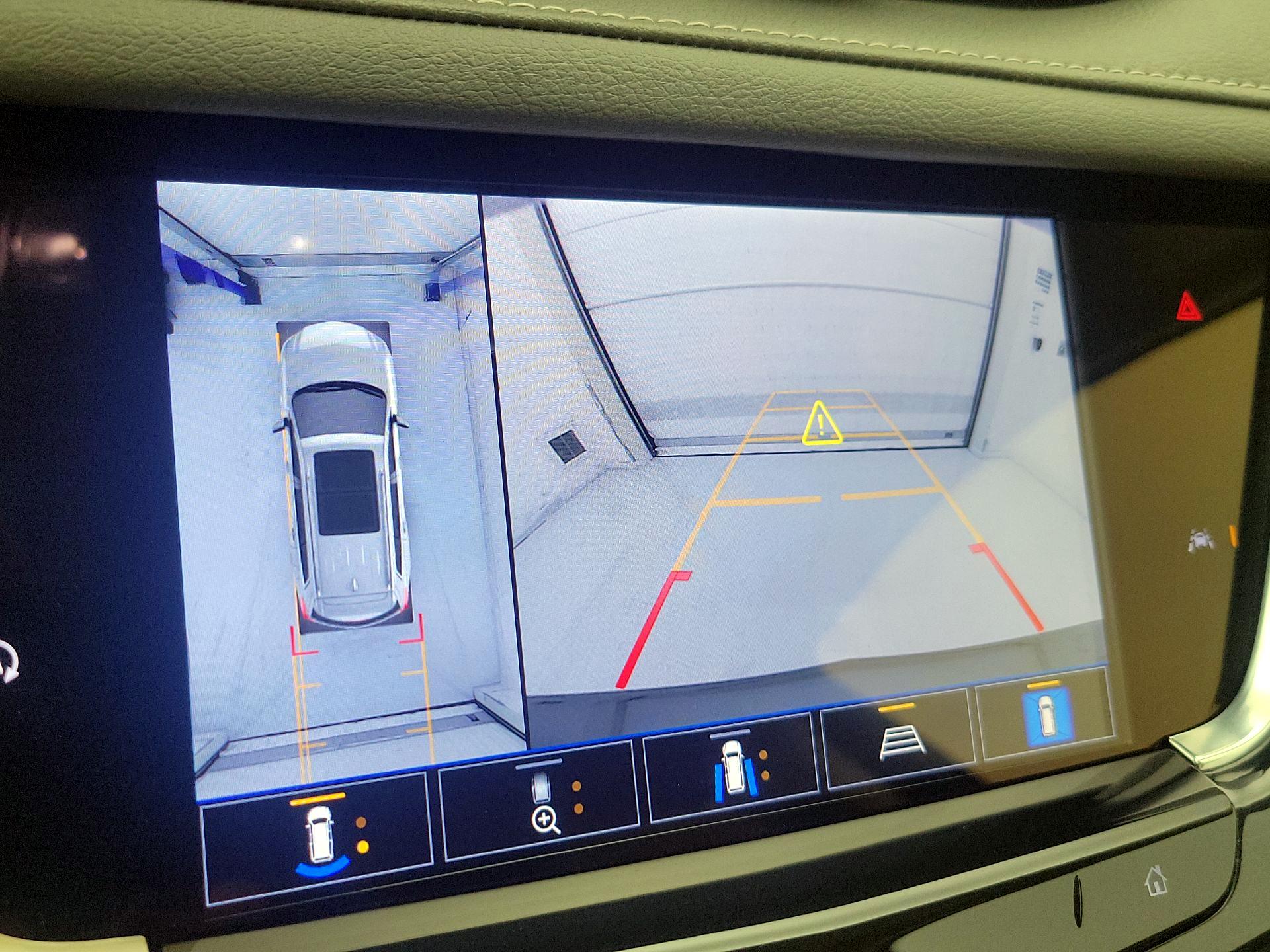 Thumbnail: 2025 Cadillac XT6 - 15