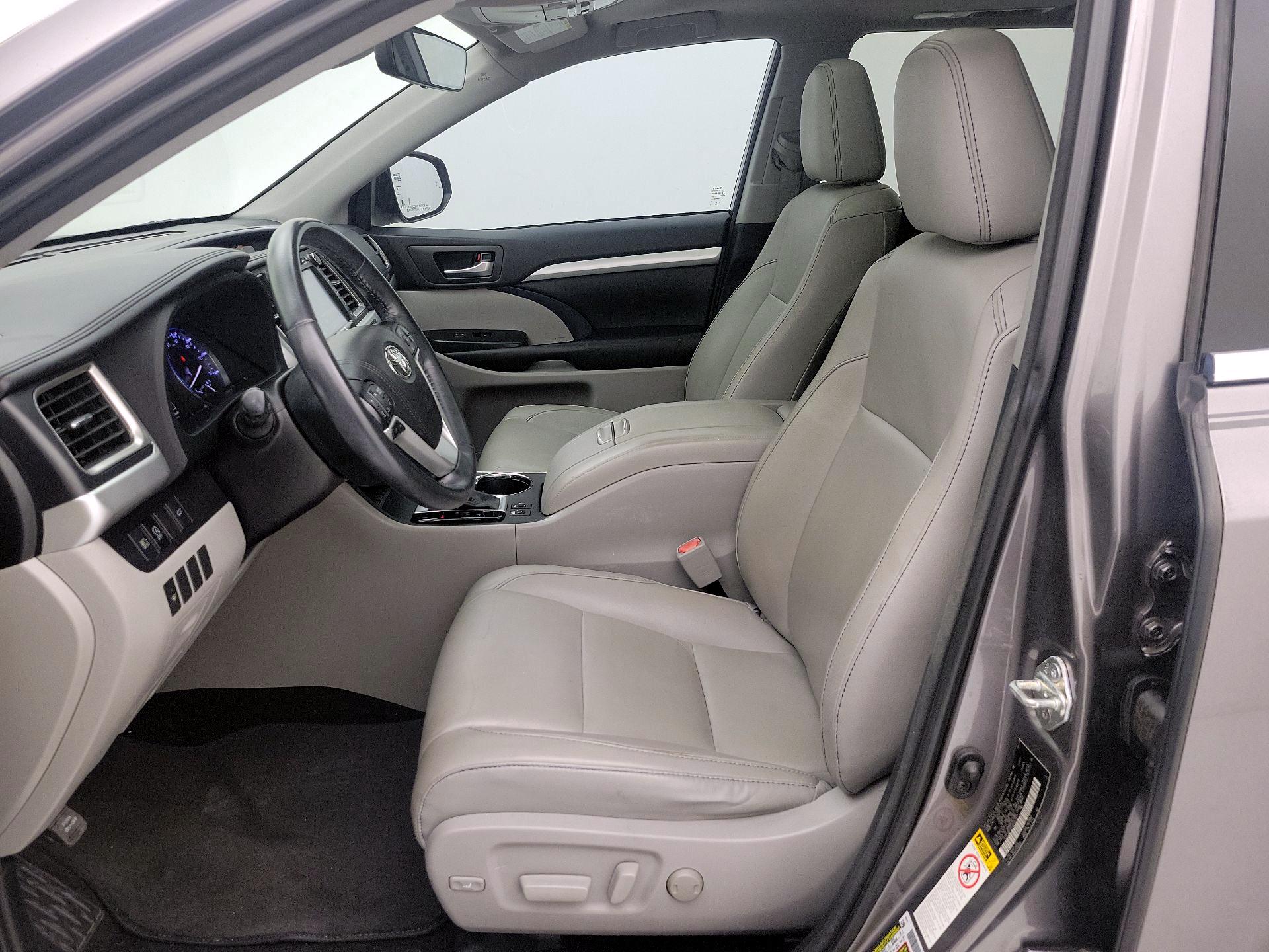 Thumbnail: 2018 Toyota Highlander - 11