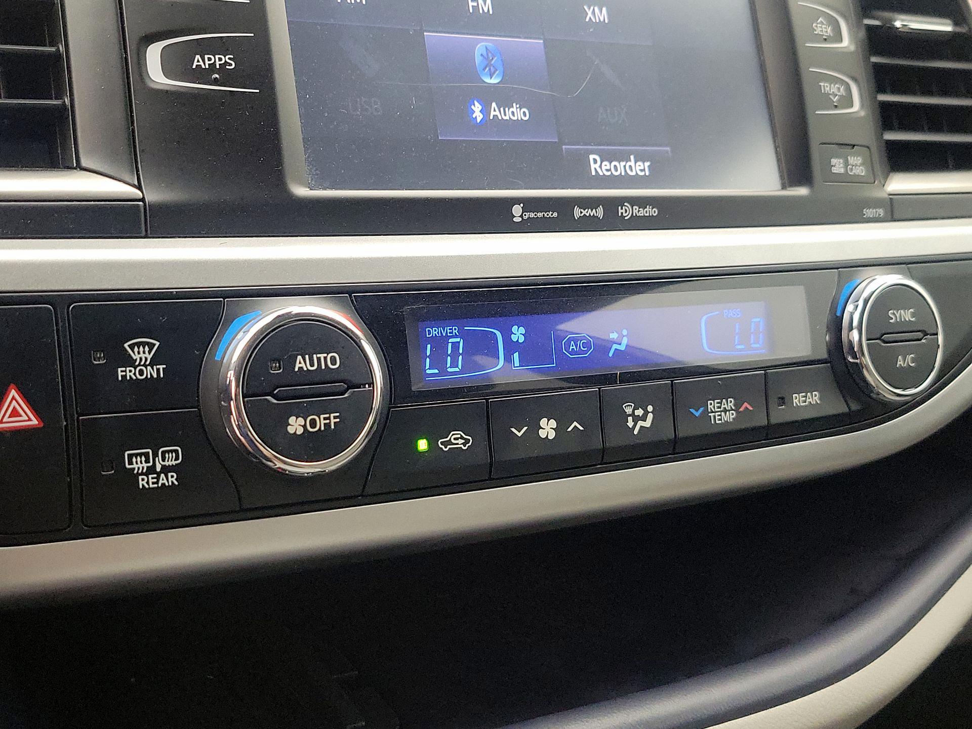 Thumbnail: 2018 Toyota Highlander - 17