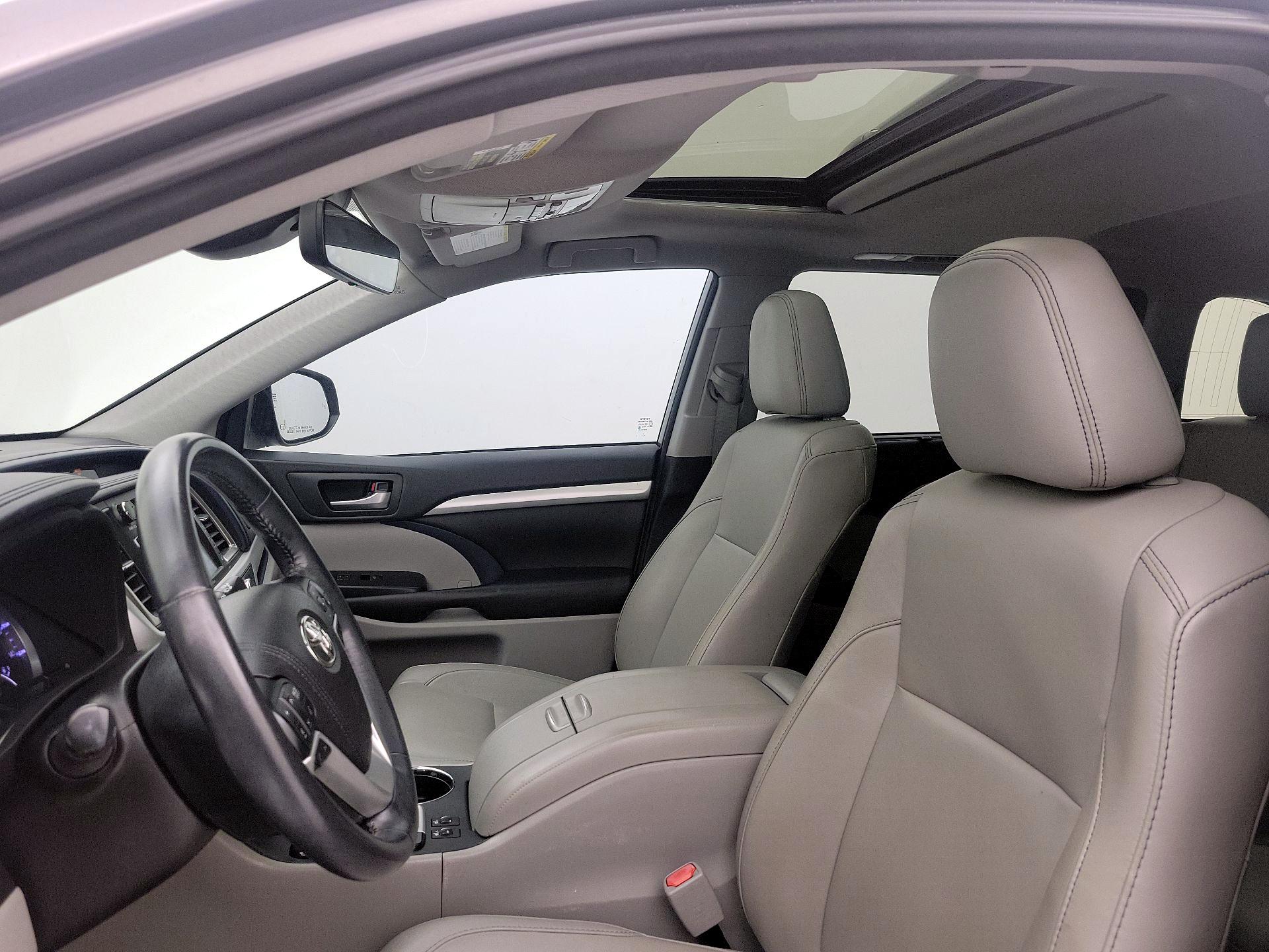 Thumbnail: 2018 Toyota Highlander - 20