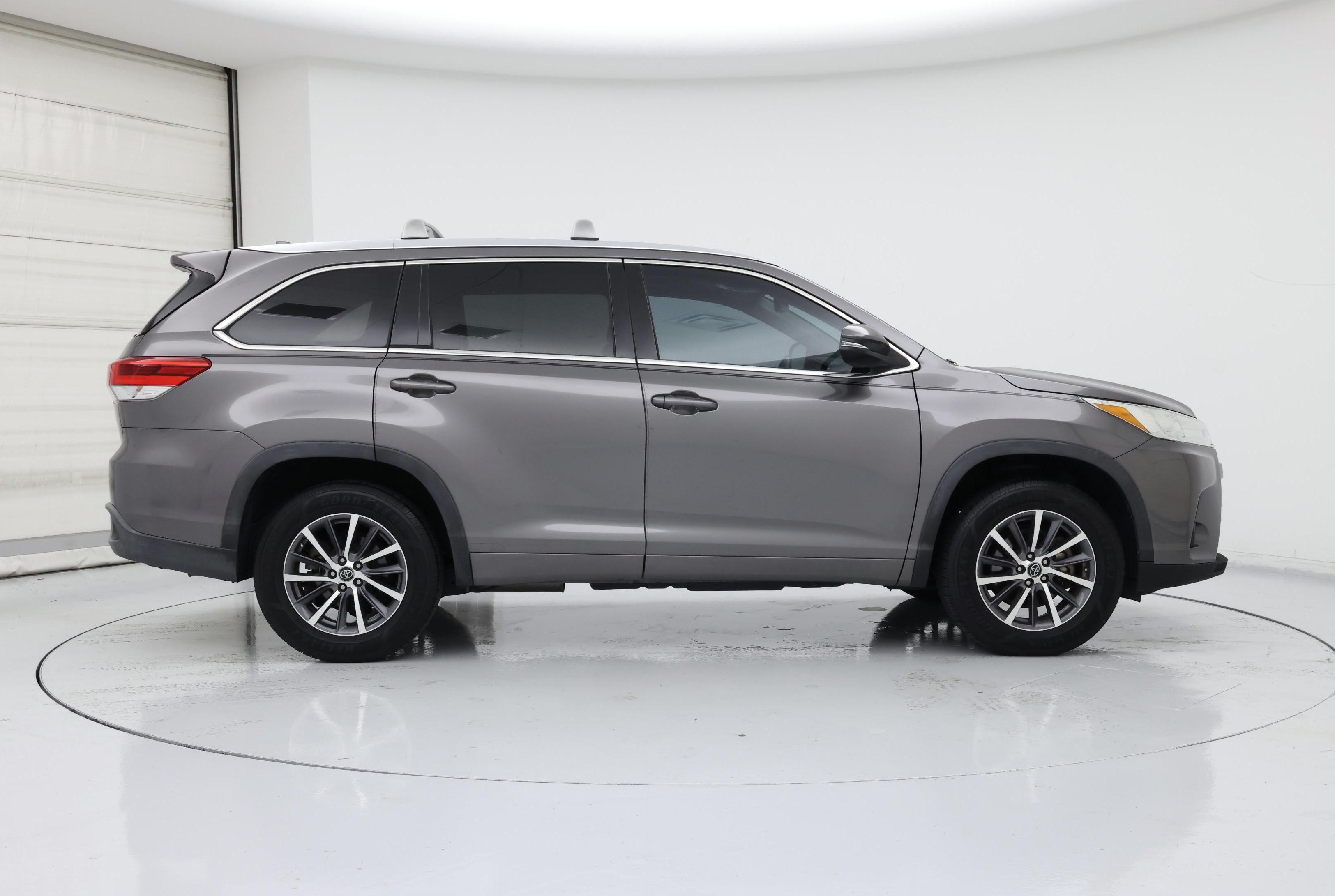 Thumbnail: 2018 Toyota Highlander - 7