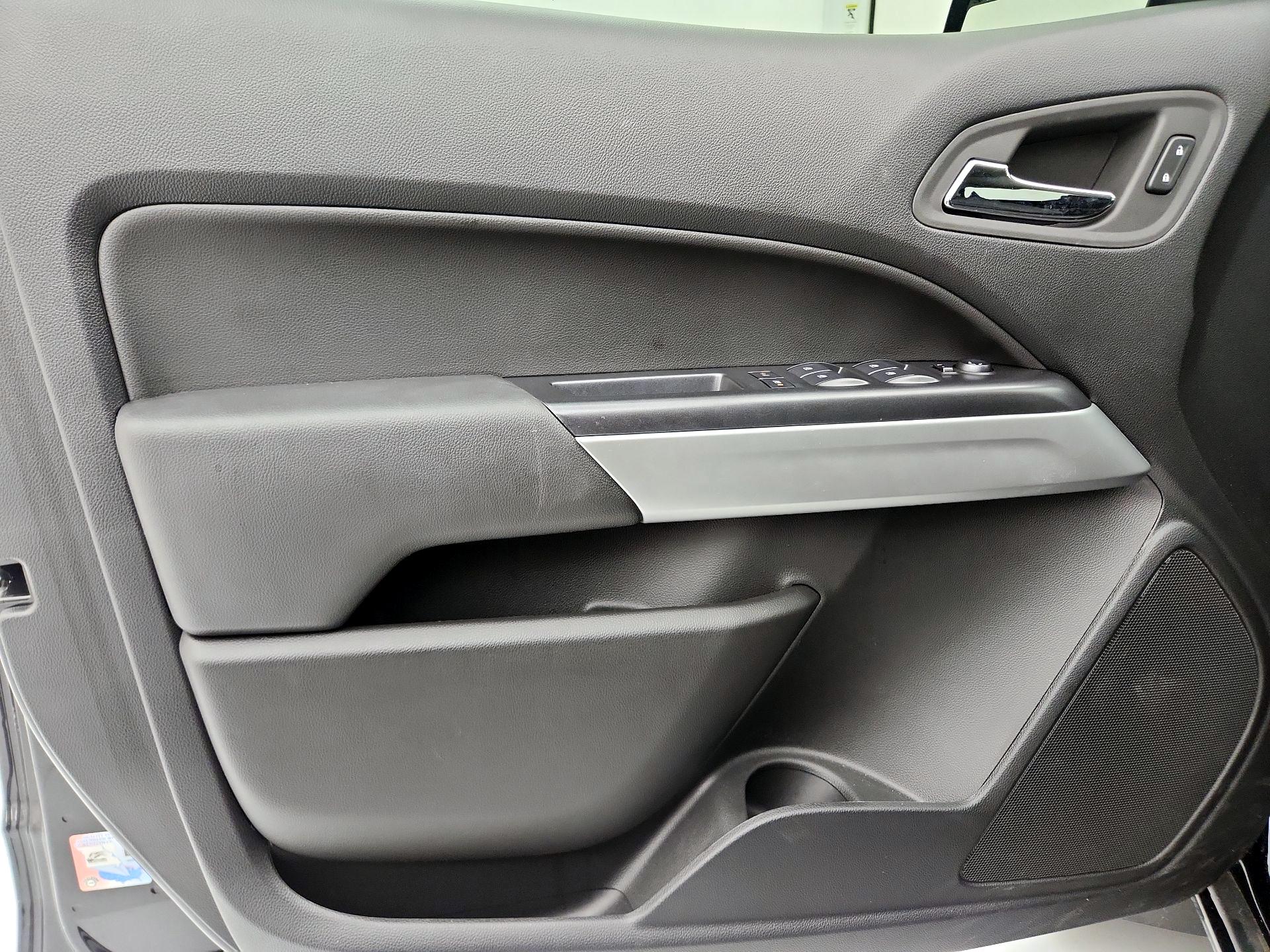 Thumbnail: 2022 Chevrolet Colorado - 12