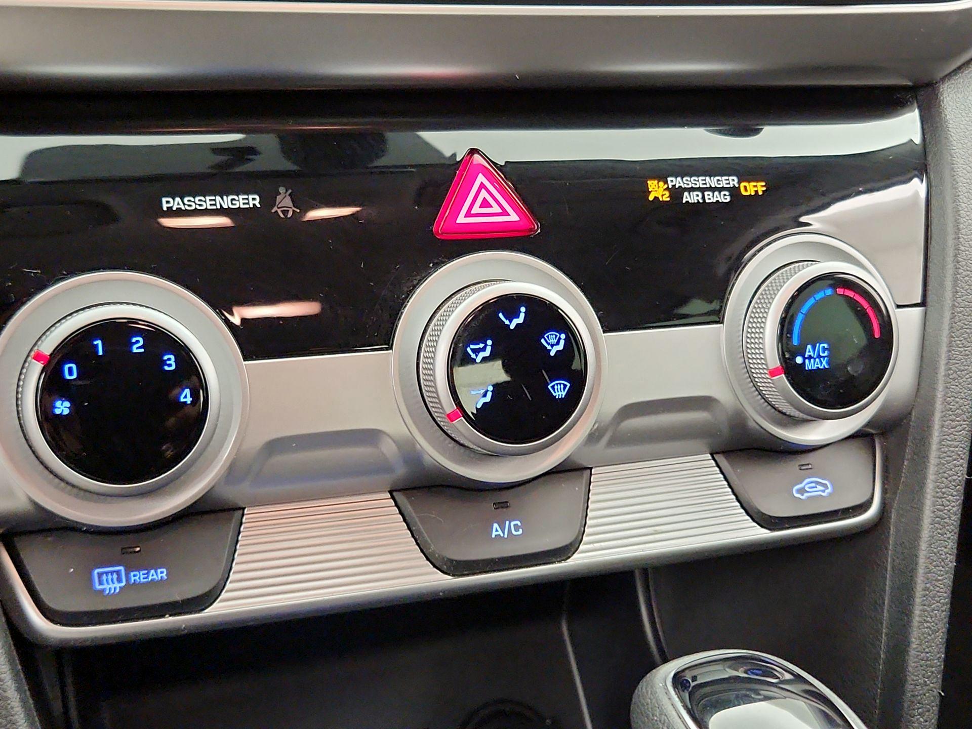 Thumbnail: 2019 Hyundai Elantra - 16