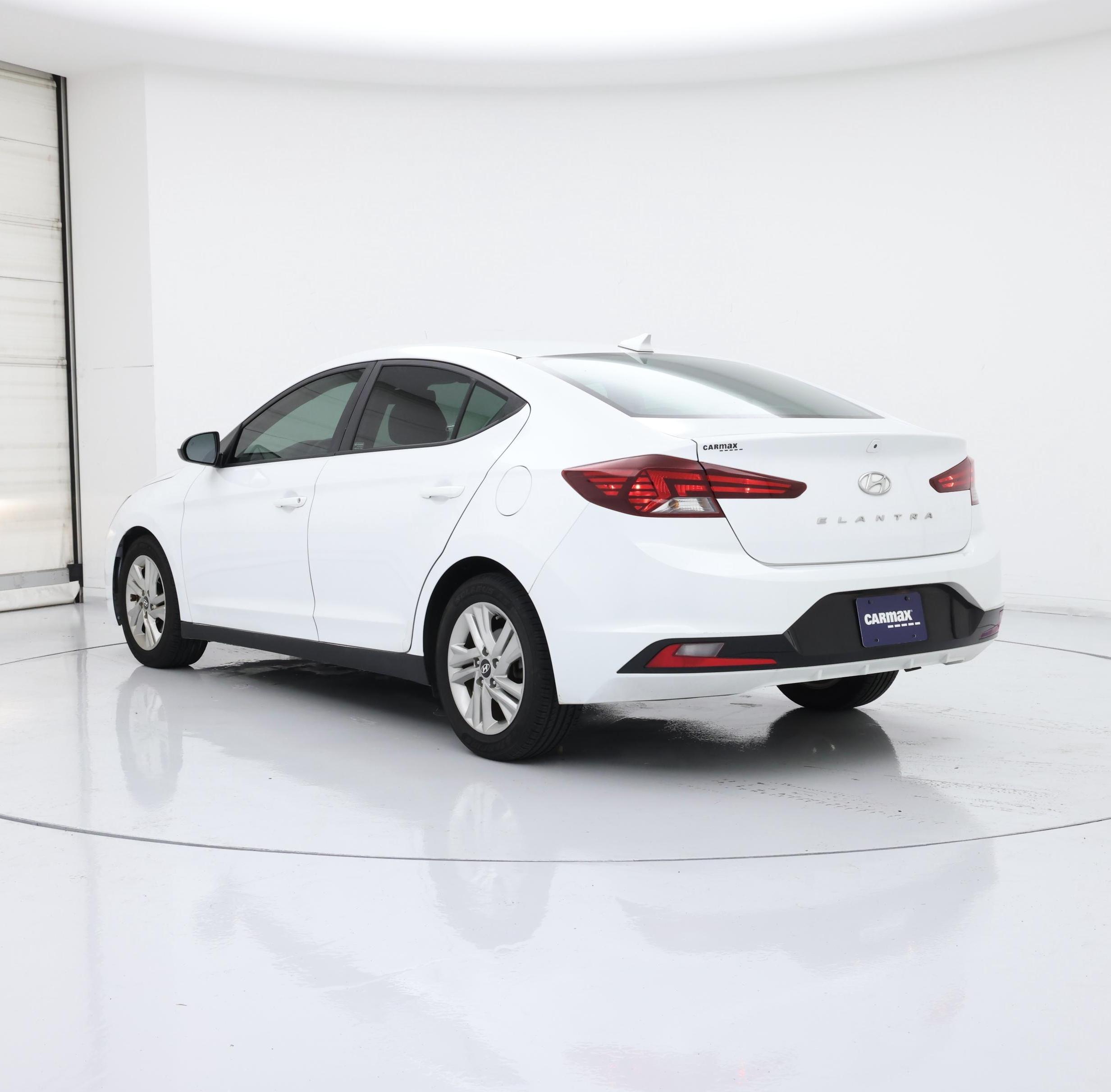 Thumbnail: 2019 Hyundai Elantra - 2