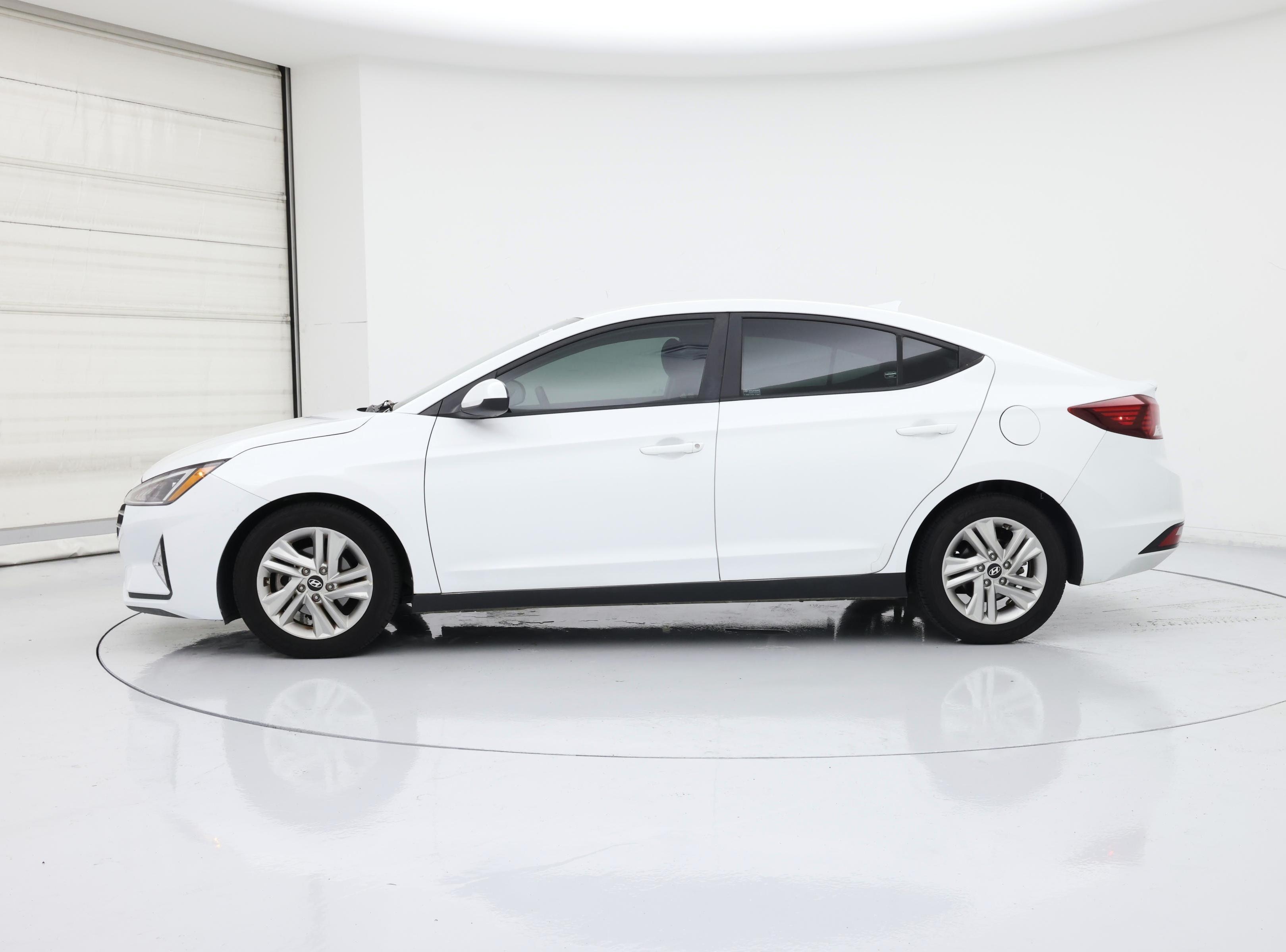 Thumbnail: 2019 Hyundai Elantra - 3