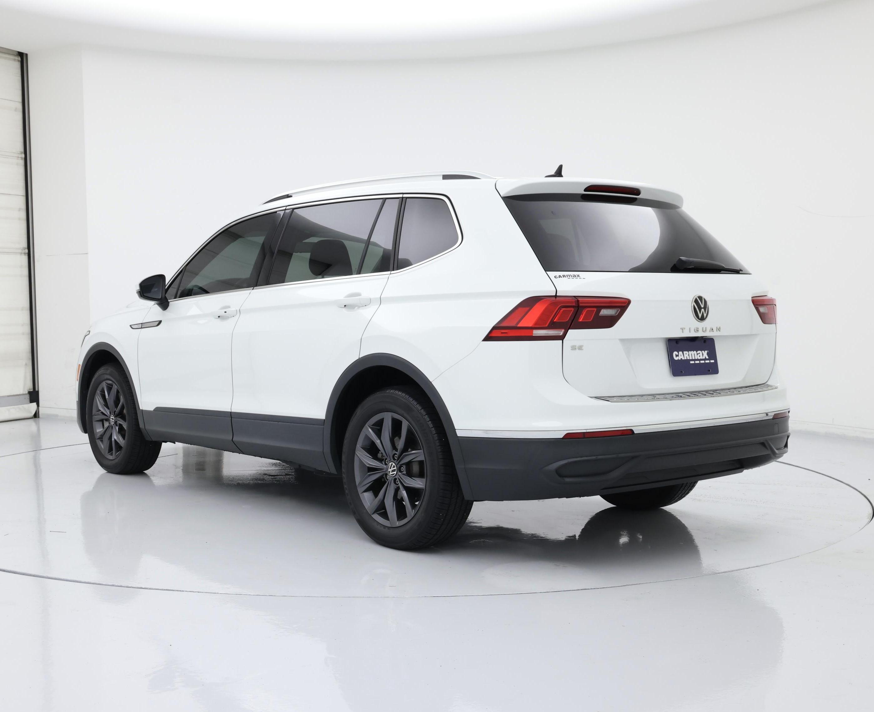 Thumbnail: 2022 Volkswagen Tiguan - 2