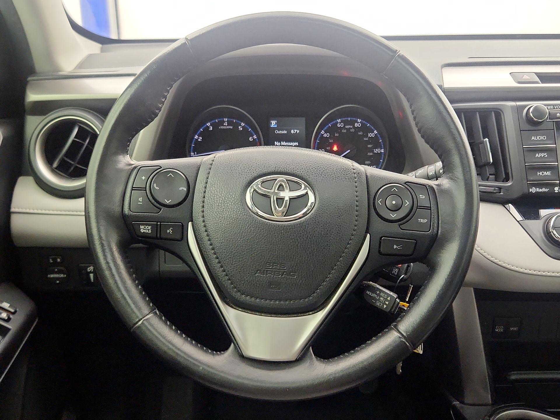 Thumbnail: 2017 Toyota RAV4 - 10