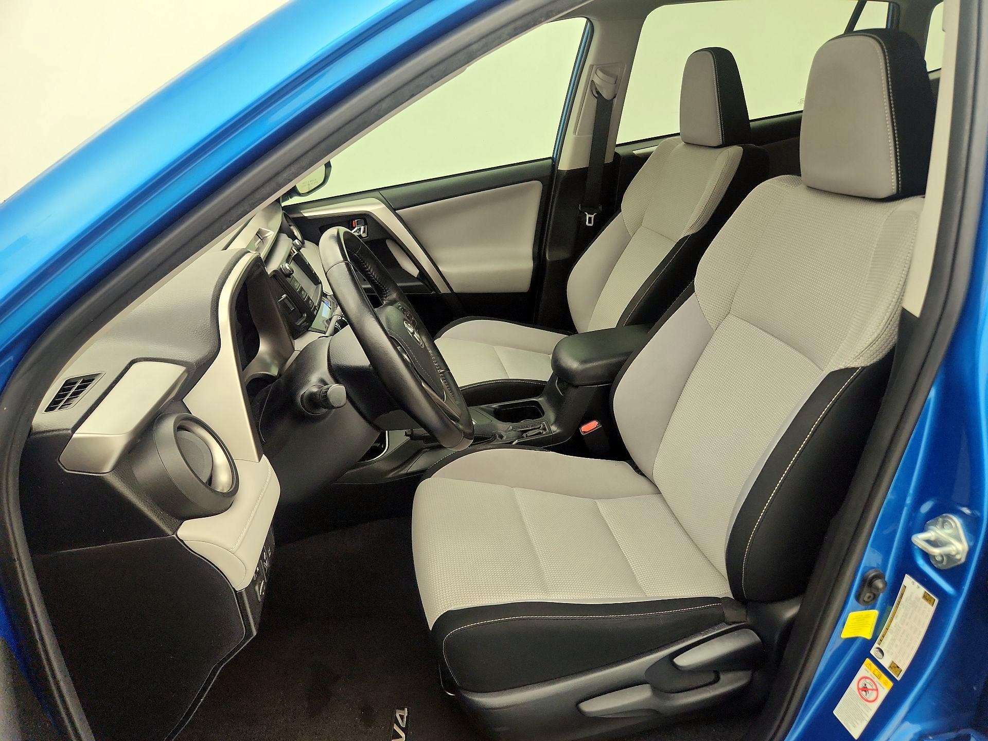 Thumbnail: 2017 Toyota RAV4 - 11