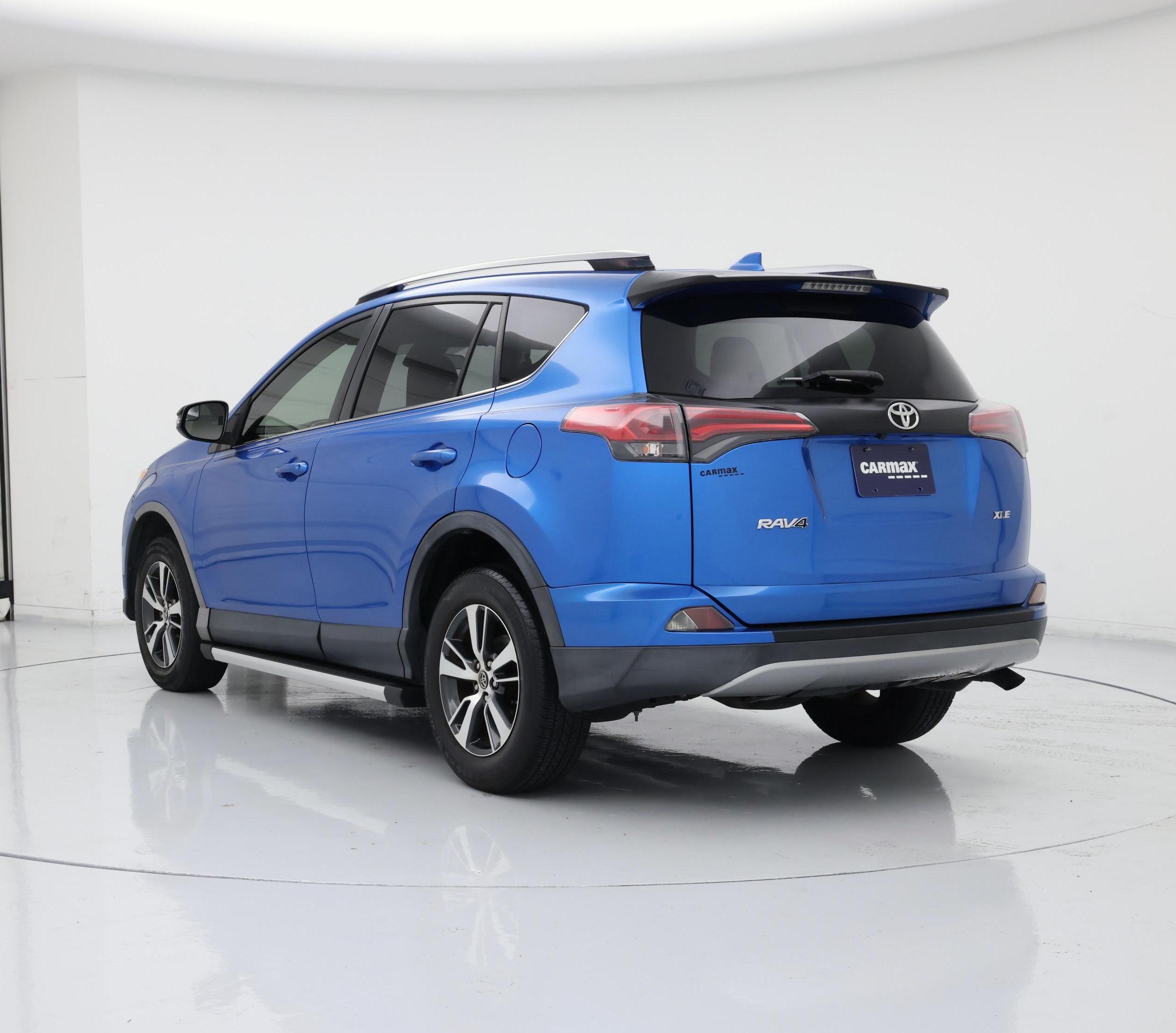 Thumbnail: 2017 Toyota RAV4 - 2