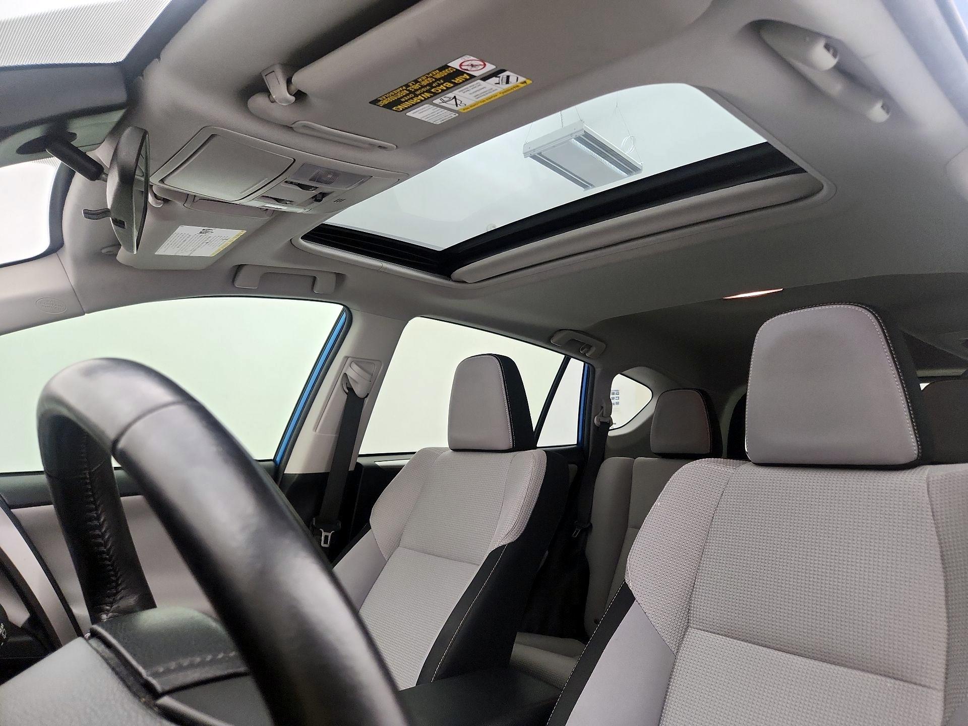 Thumbnail: 2017 Toyota RAV4 - 19
