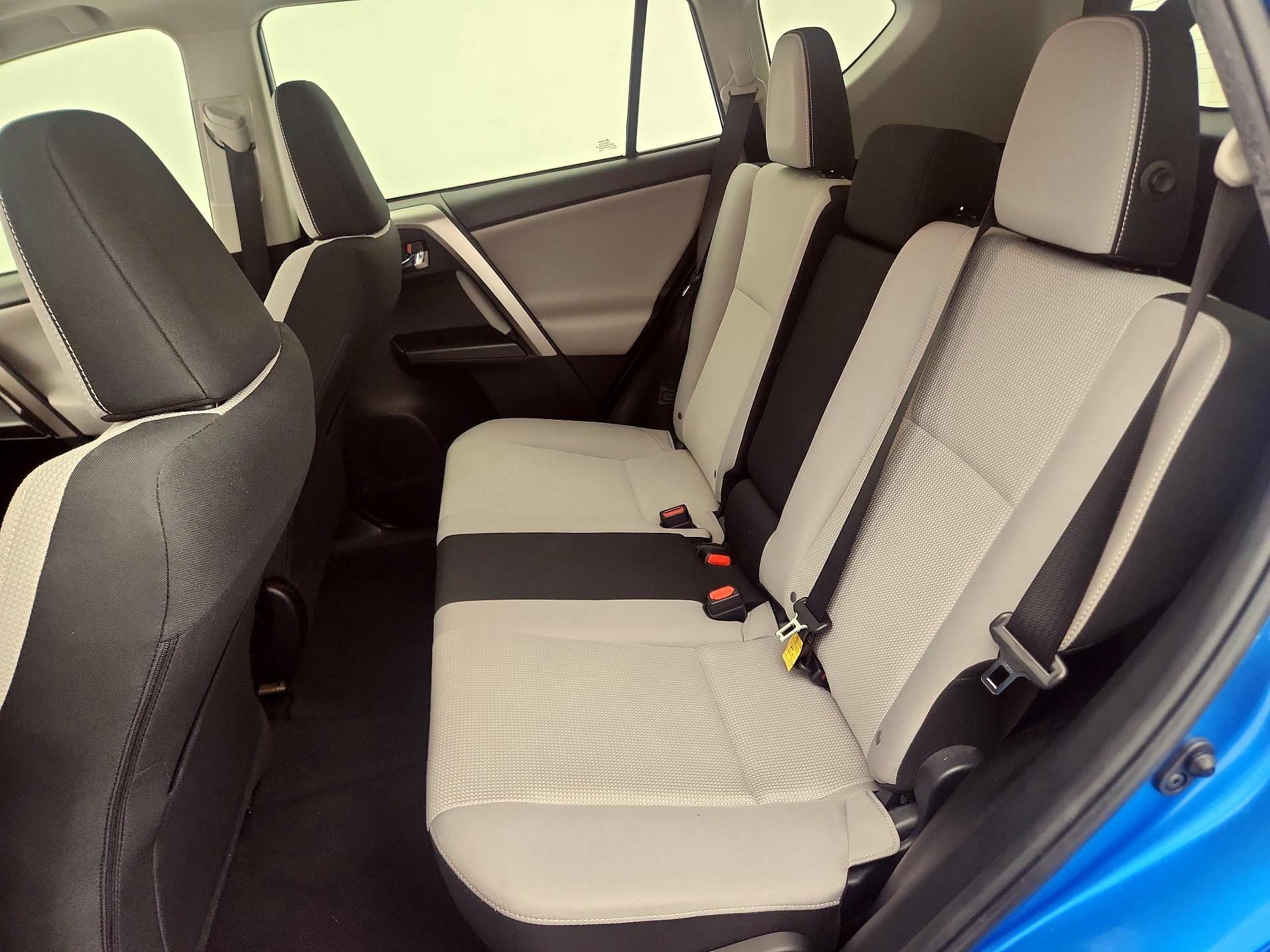 Thumbnail: 2017 Toyota RAV4 - 20
