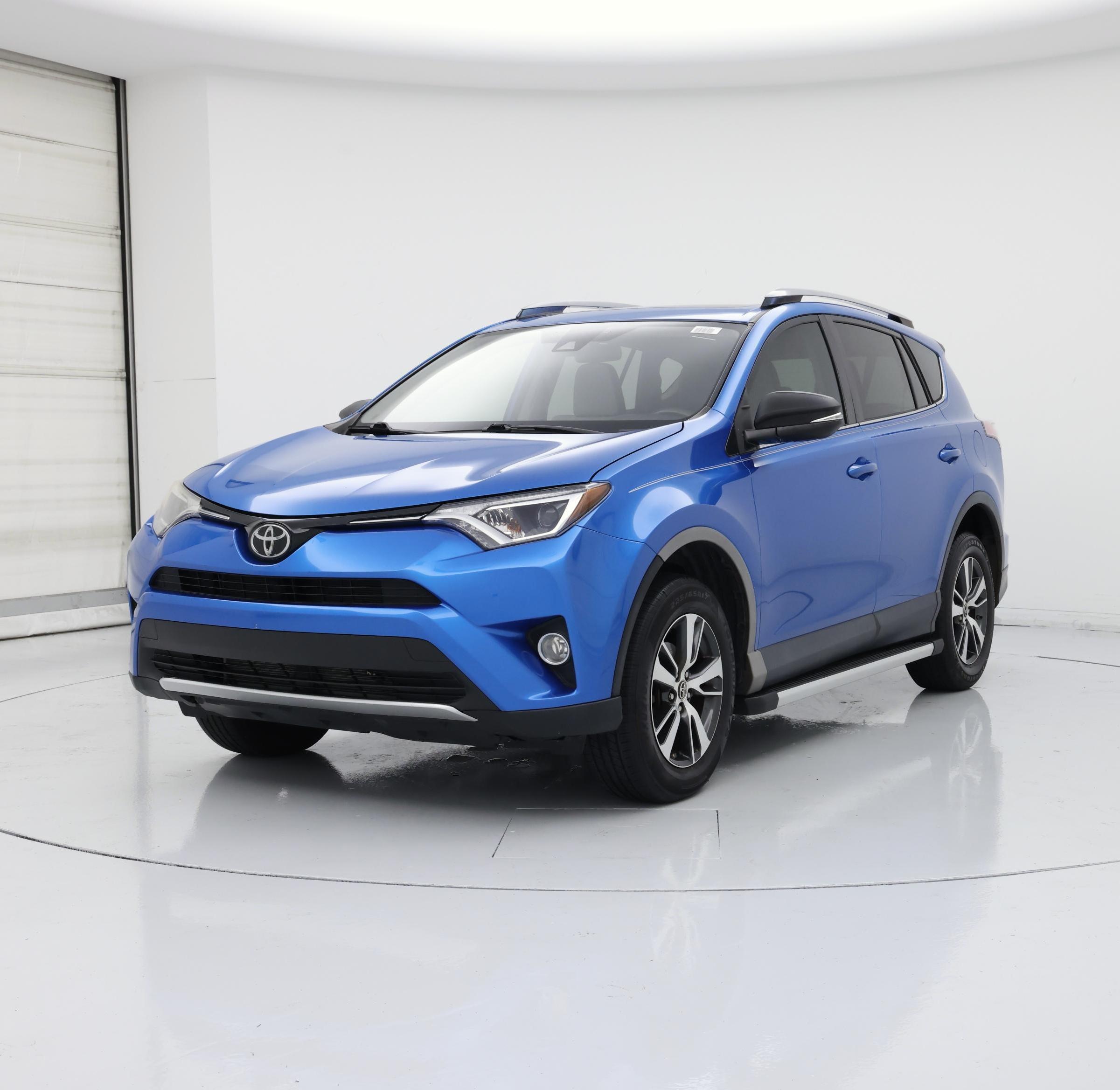 Thumbnail: 2017 Toyota RAV4 - 4