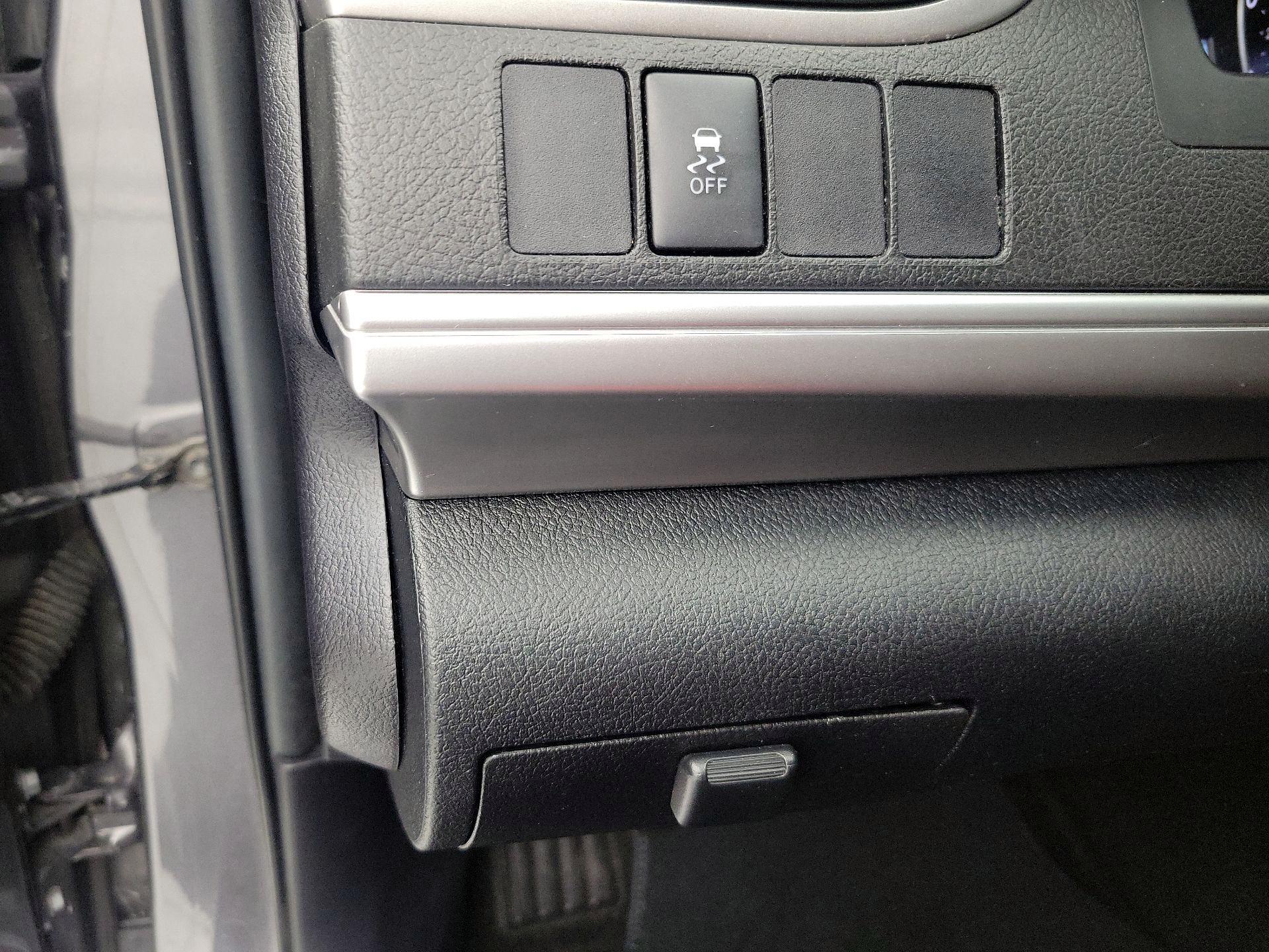 Thumbnail: 2014 Toyota Camry - 13