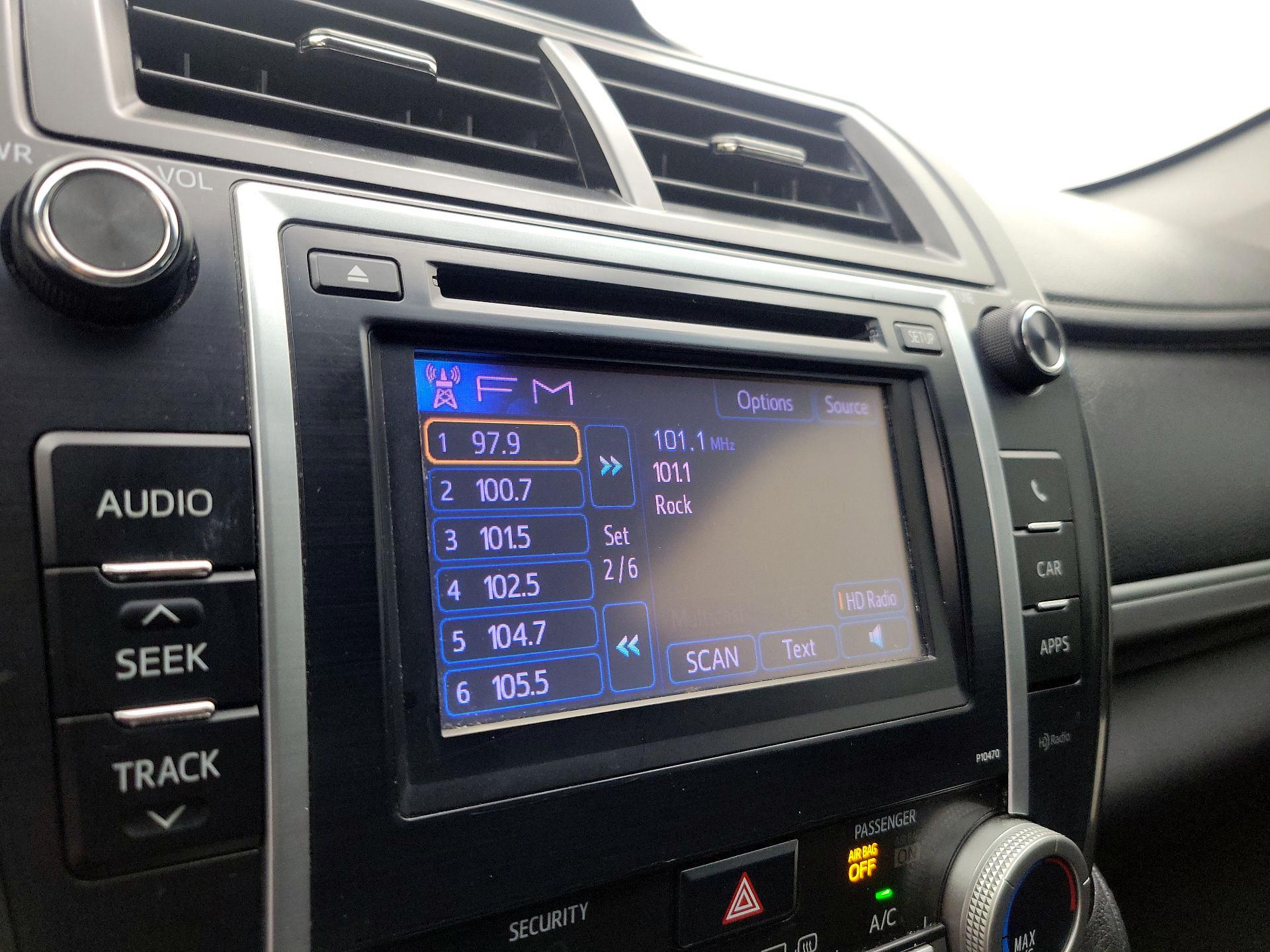 Thumbnail: 2014 Toyota Camry - 14