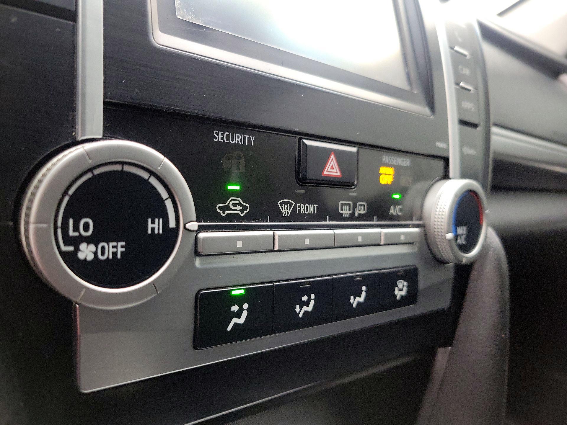 Thumbnail: 2014 Toyota Camry - 15